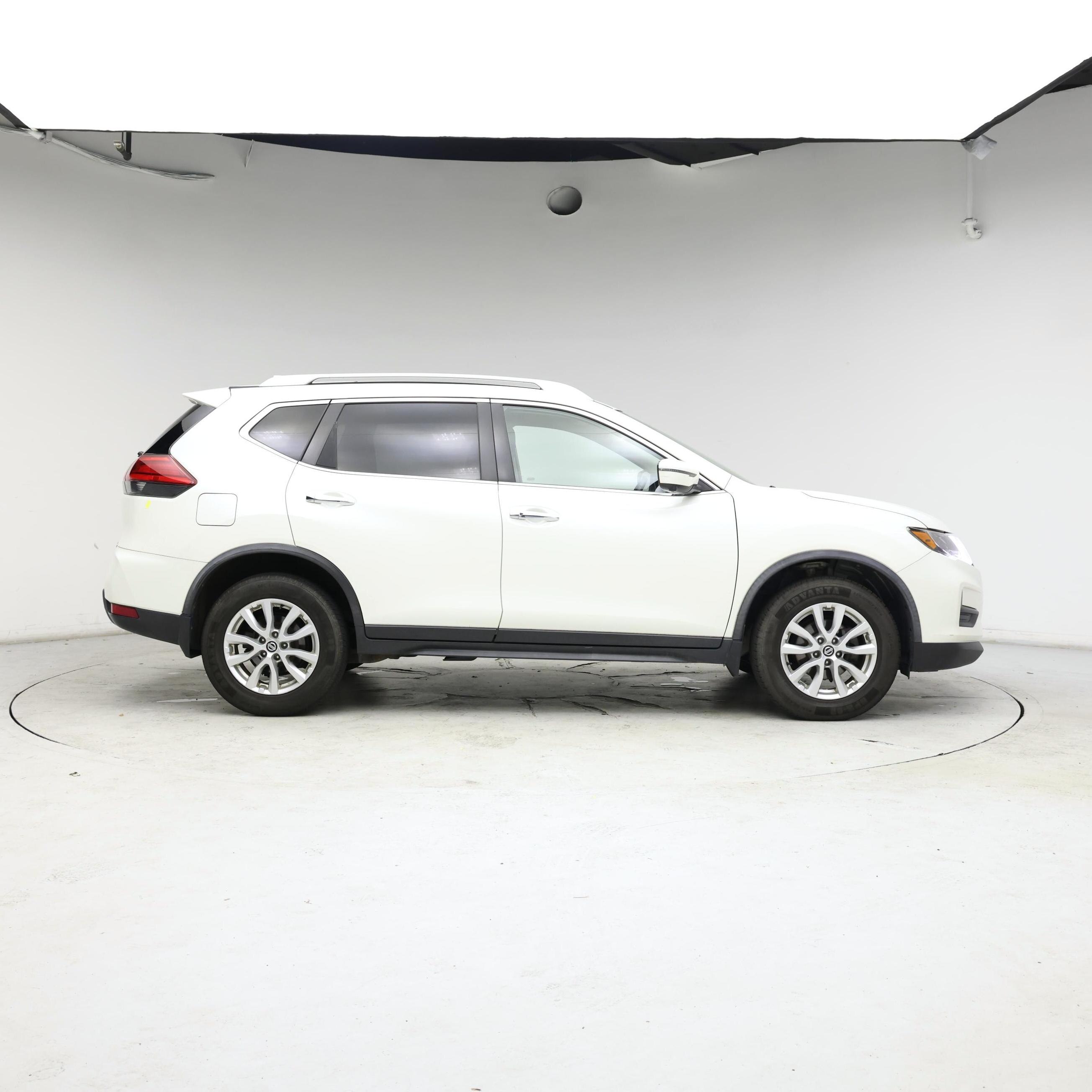 Thumbnail: 2017 Nissan Rogue - 7