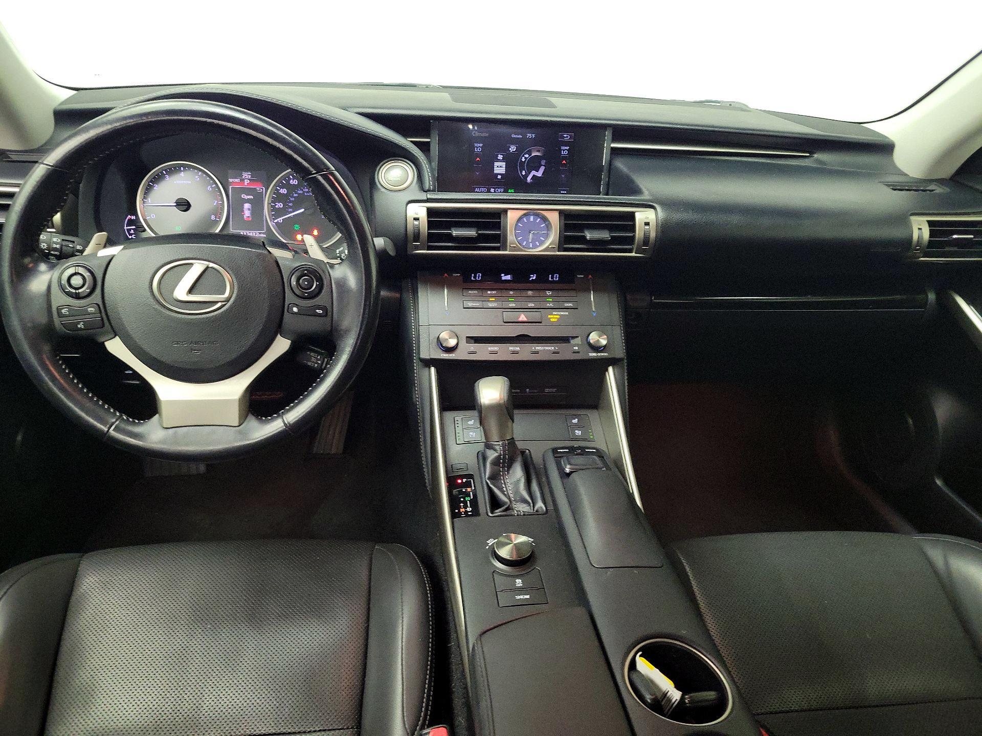 Thumbnail: 2015 Lexus IS - 9
