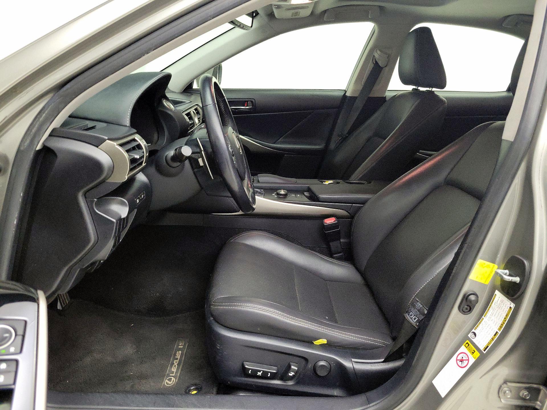 Thumbnail: 2015 Lexus IS - 11