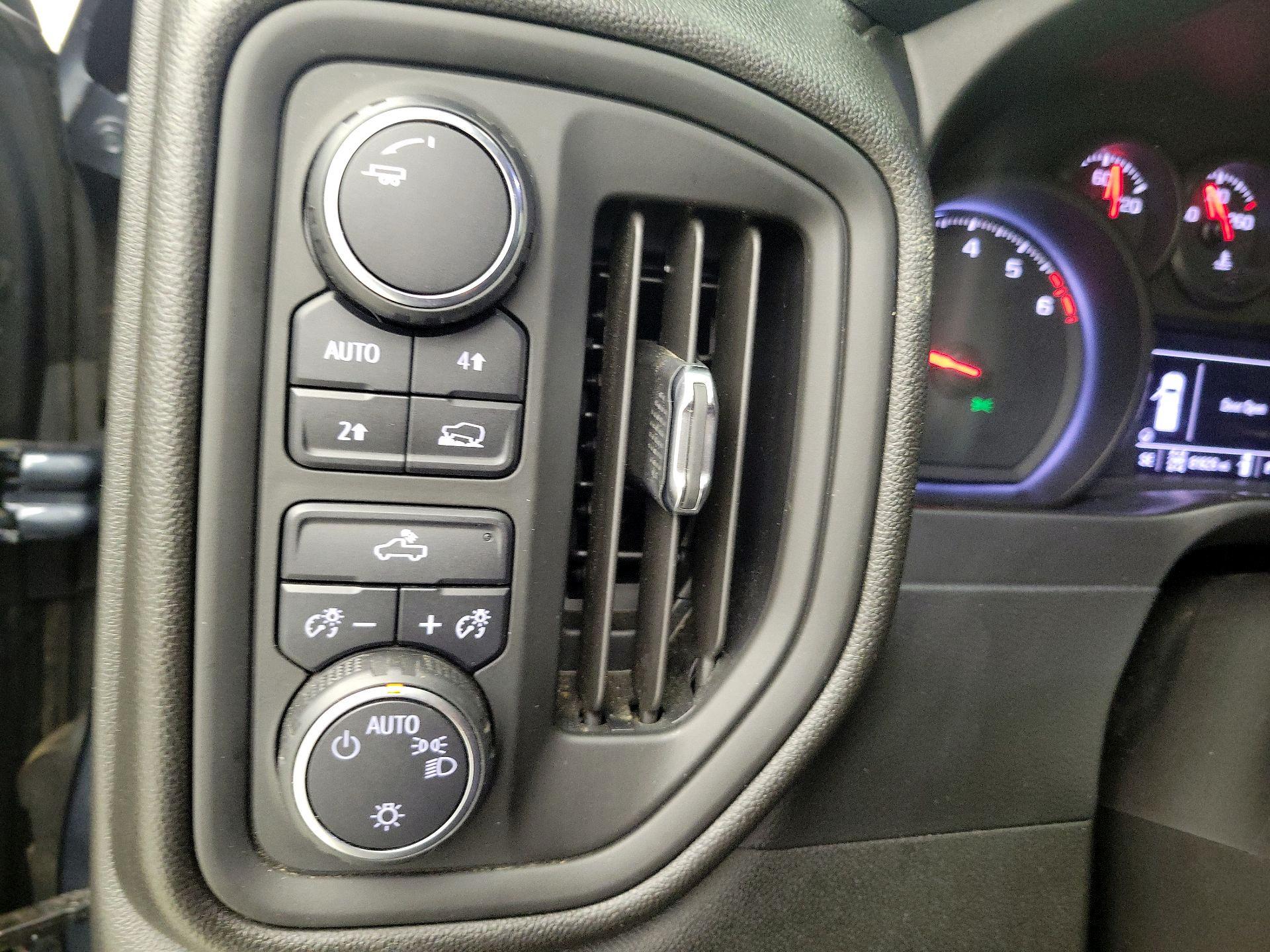 Thumbnail: 2019 Chevrolet Silverado 1500 - 13