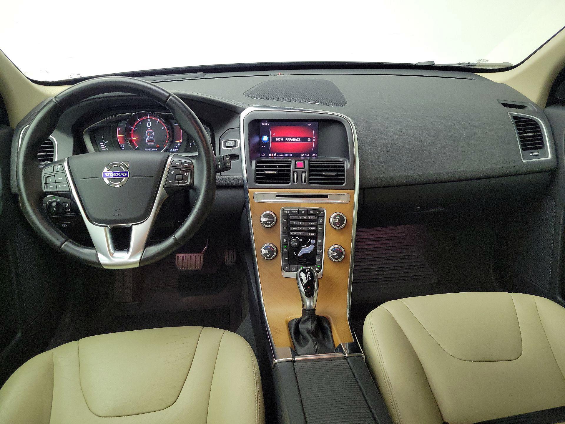 Thumbnail: 2017 Volvo XC60 - 9