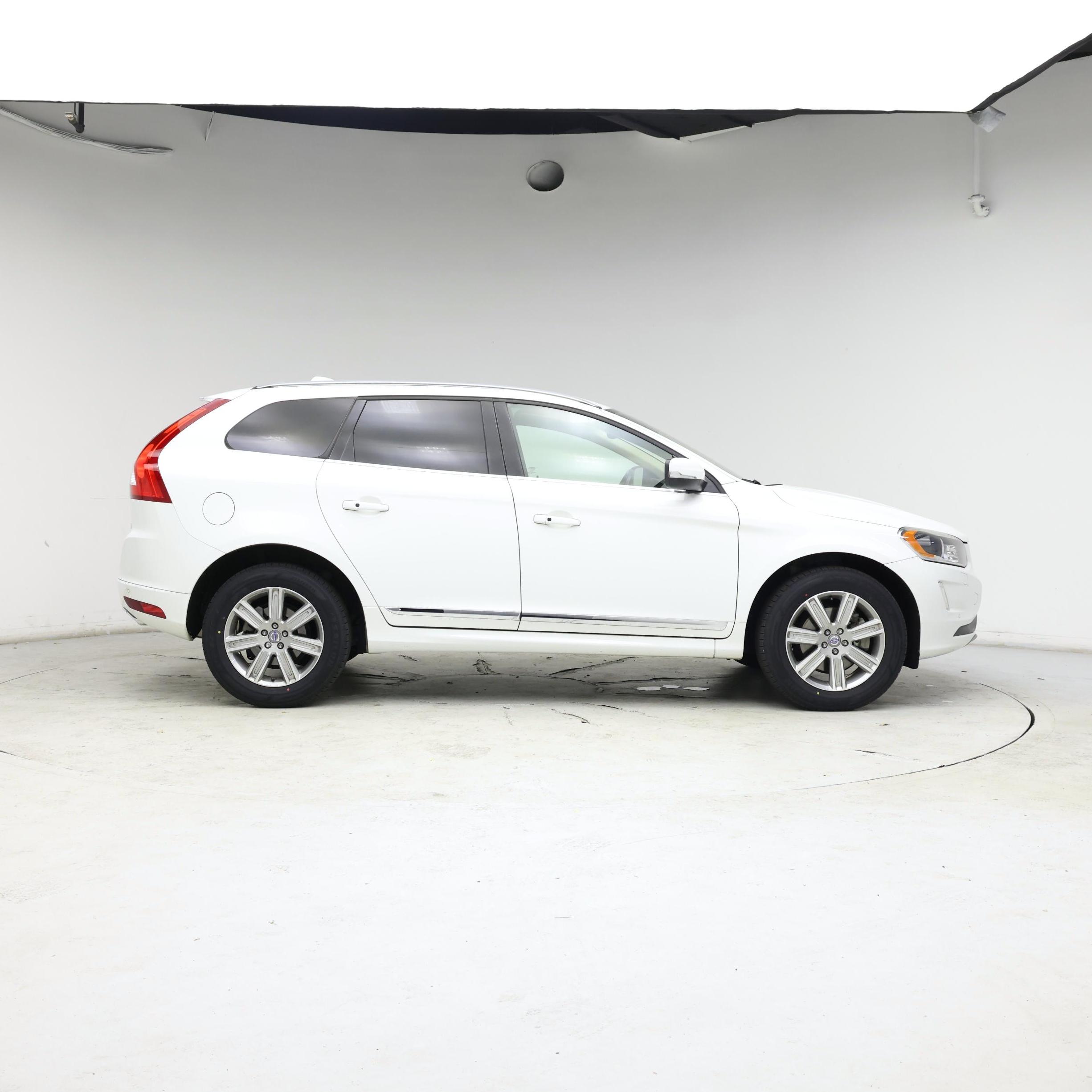 Thumbnail: 2017 Volvo XC60 - 7