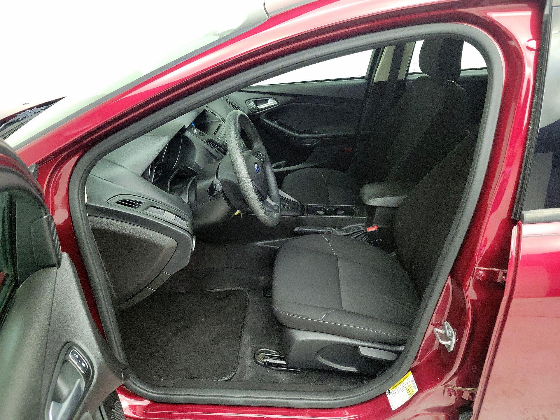 Thumbnail: 2016 Ford Focus - 11