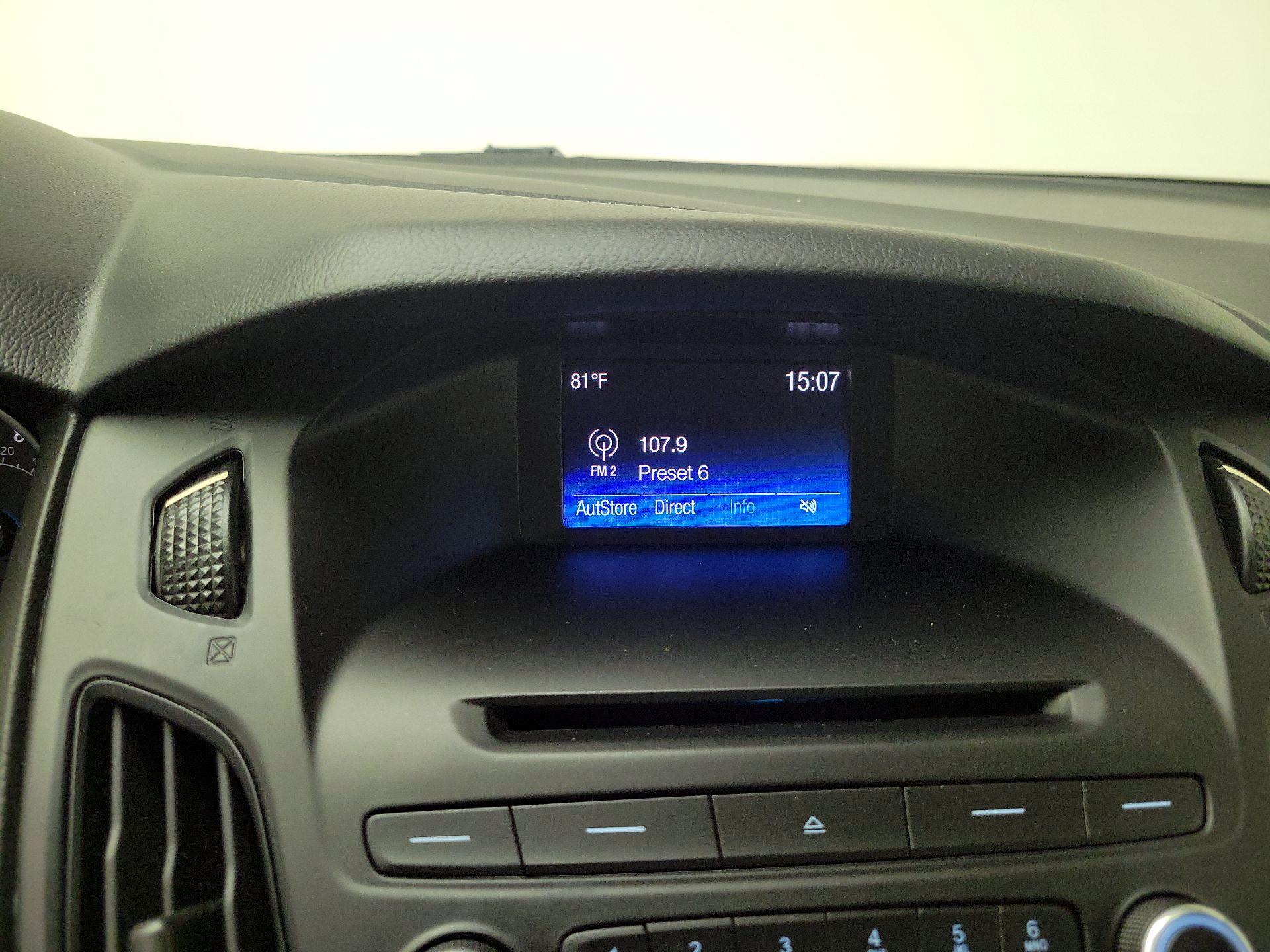 Thumbnail: 2016 Ford Focus - 15