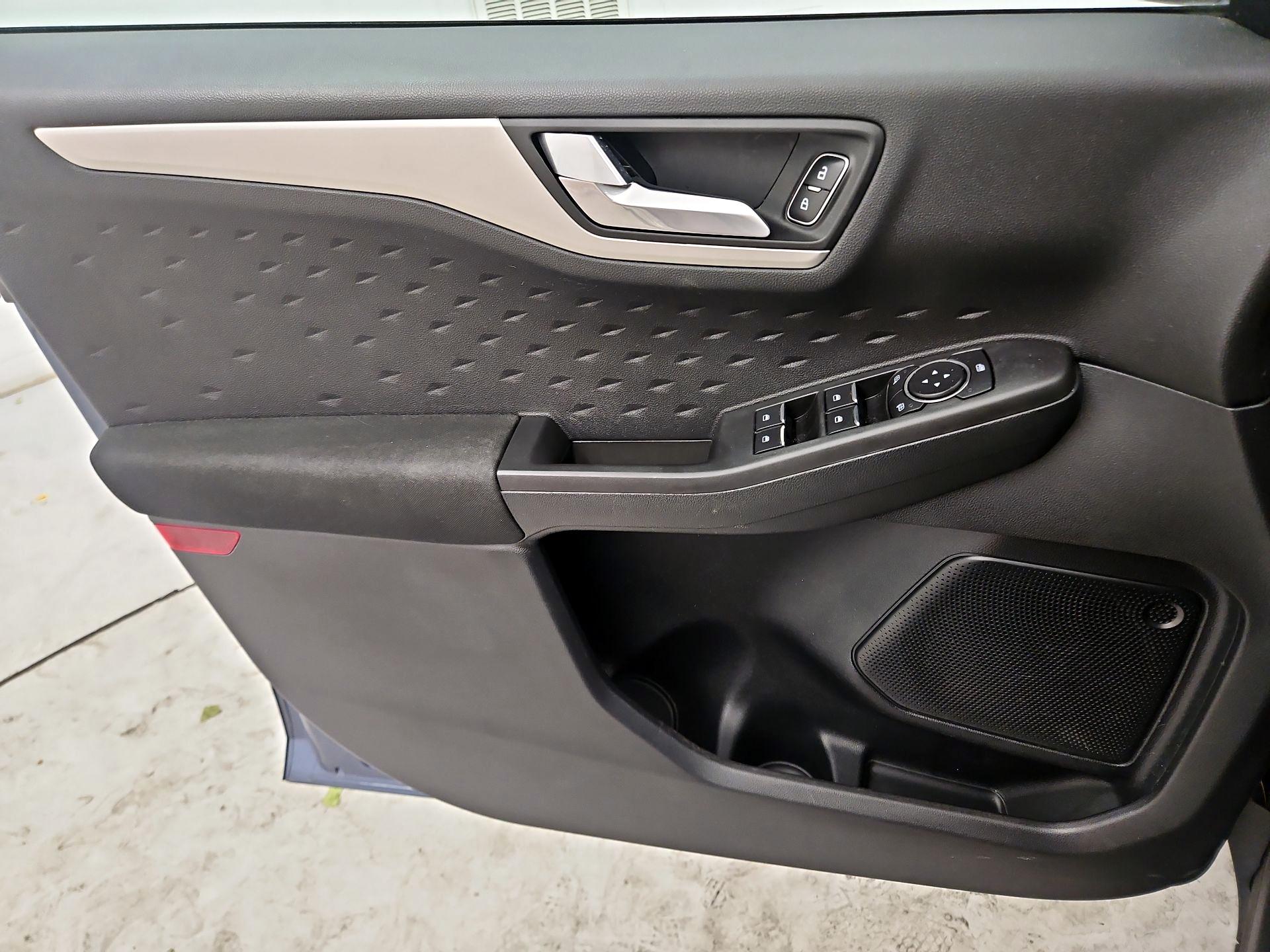 Thumbnail: 2020 Ford Escape - 12