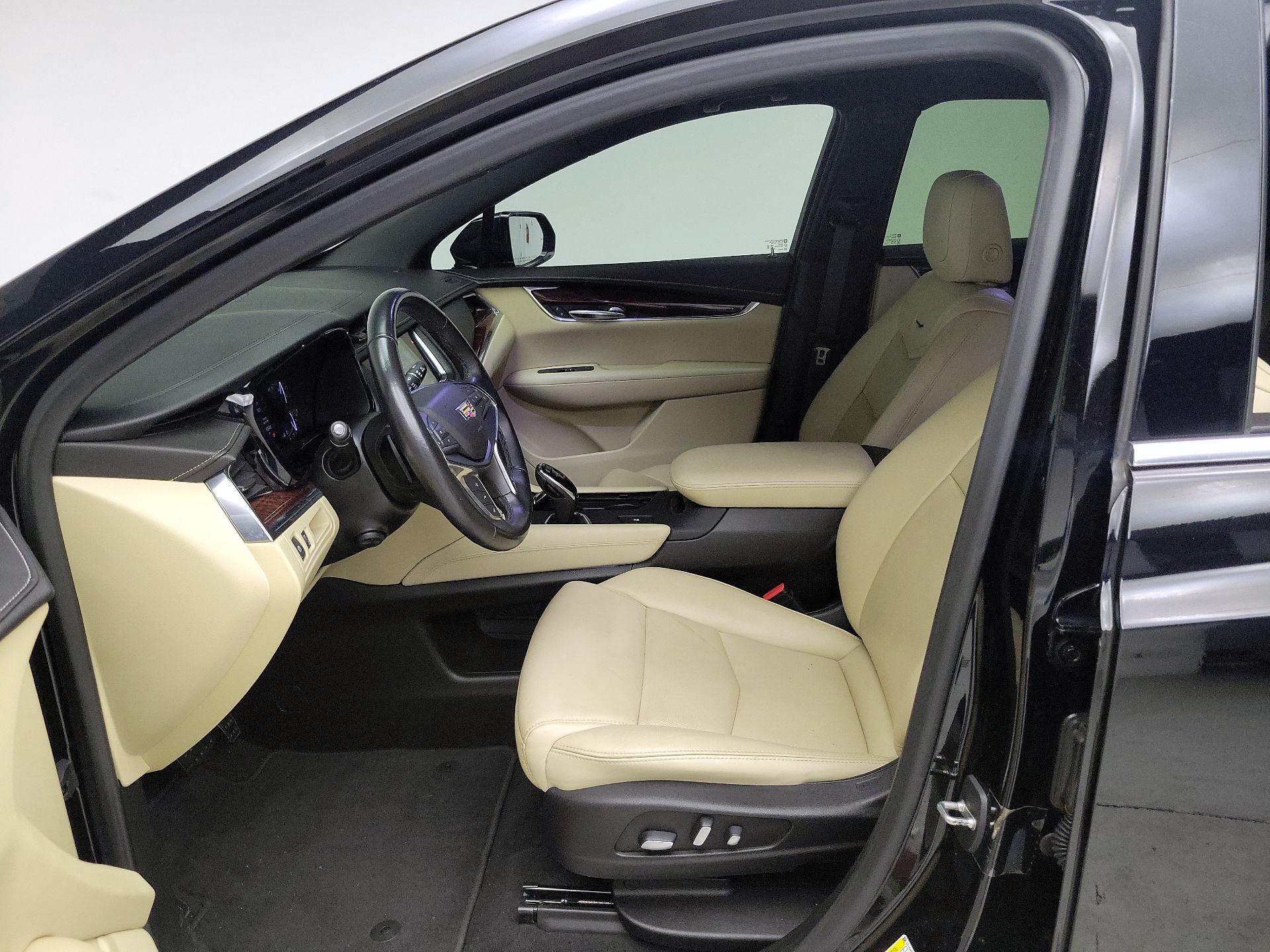 Thumbnail: 2019 Cadillac XT5 - 11