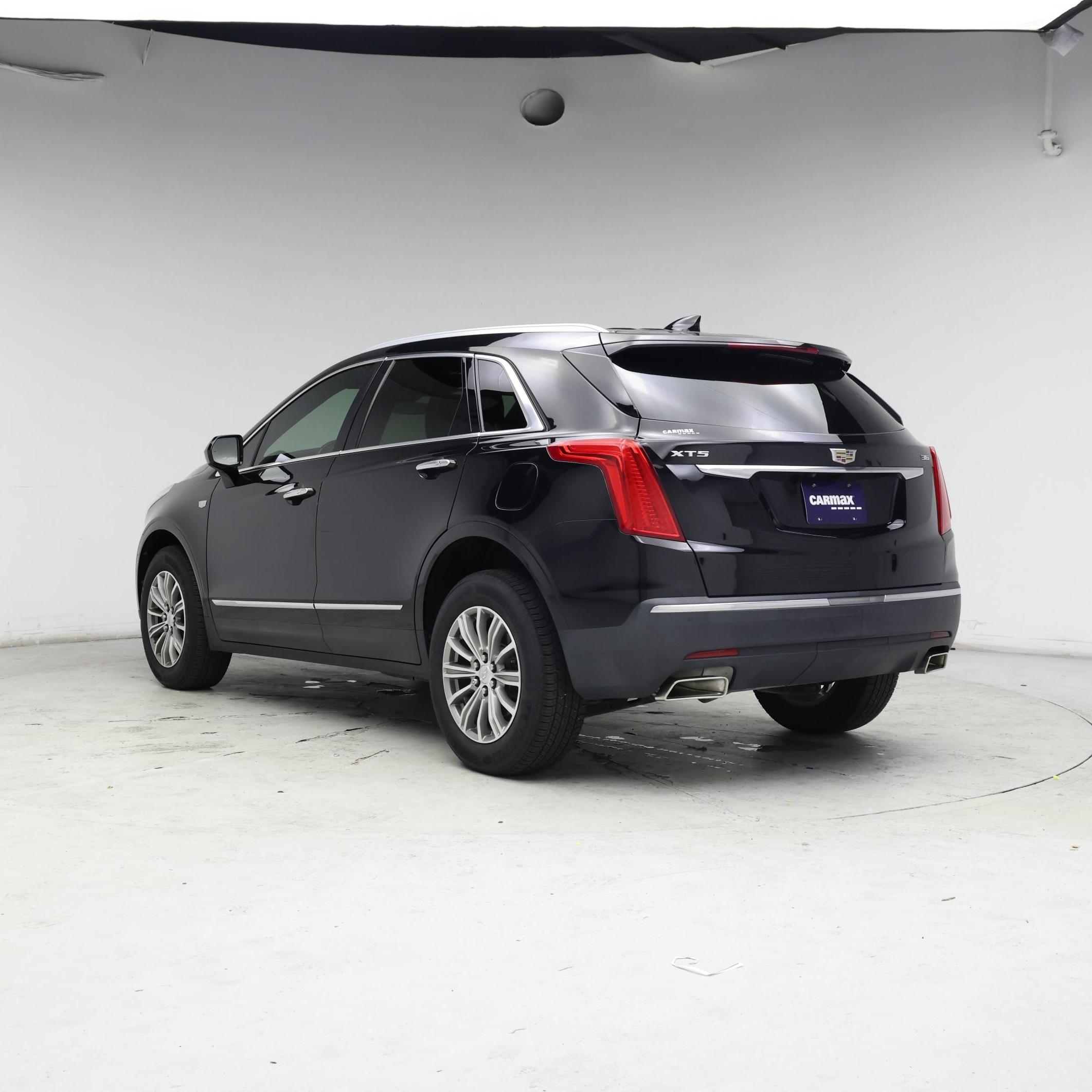 Thumbnail: 2019 Cadillac XT5 - 2