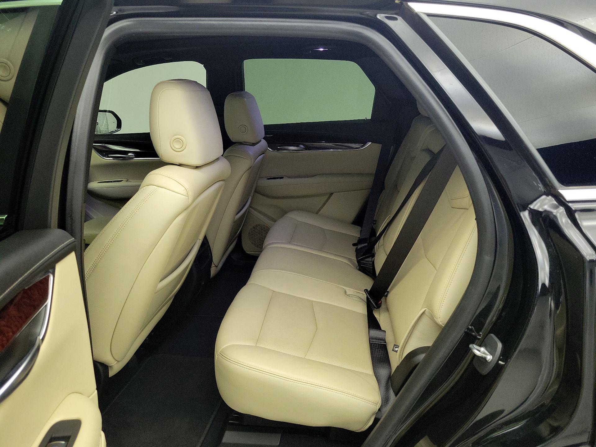 Thumbnail: 2019 Cadillac XT5 - 19