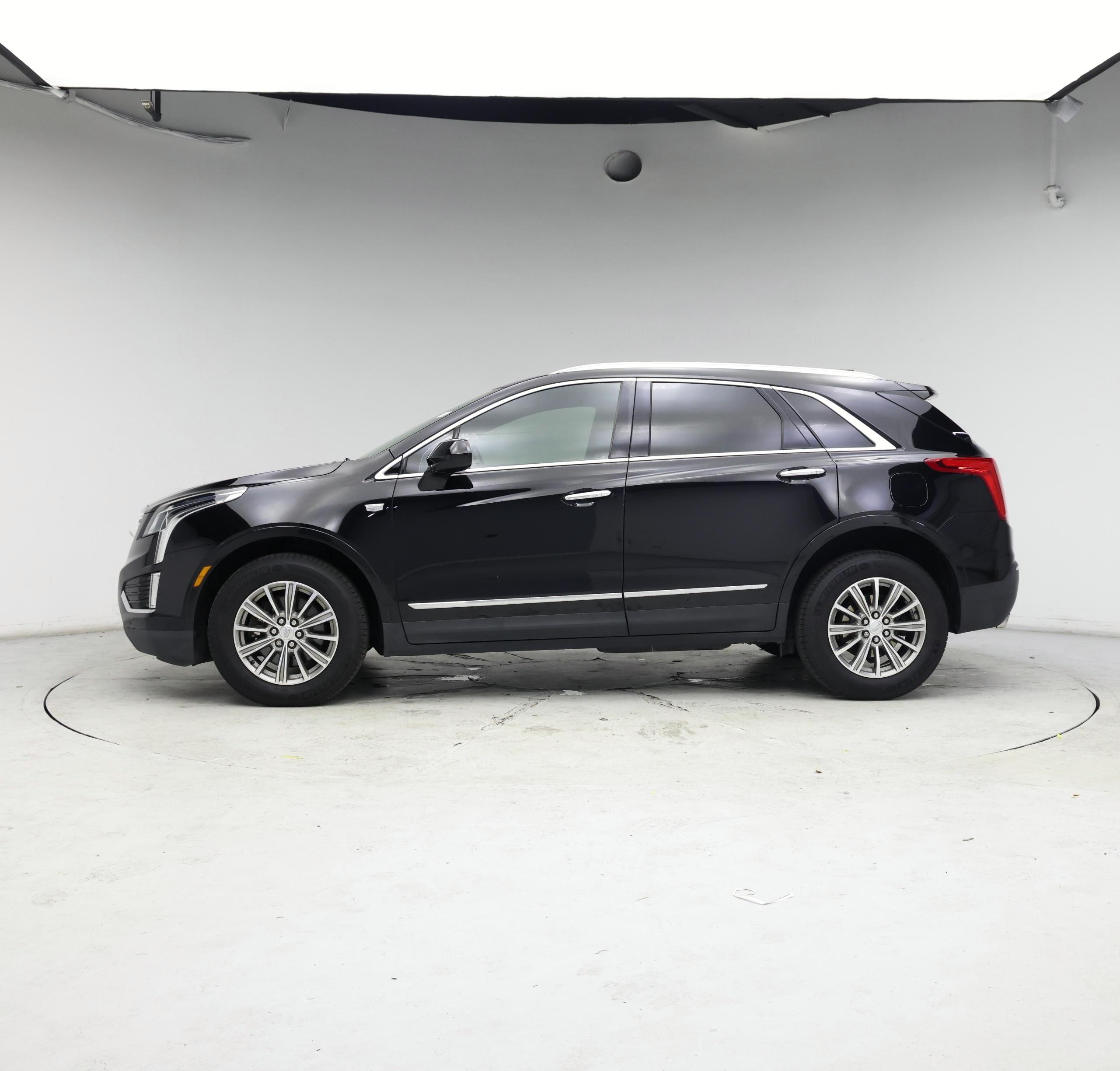 Thumbnail: 2019 Cadillac XT5 - 3