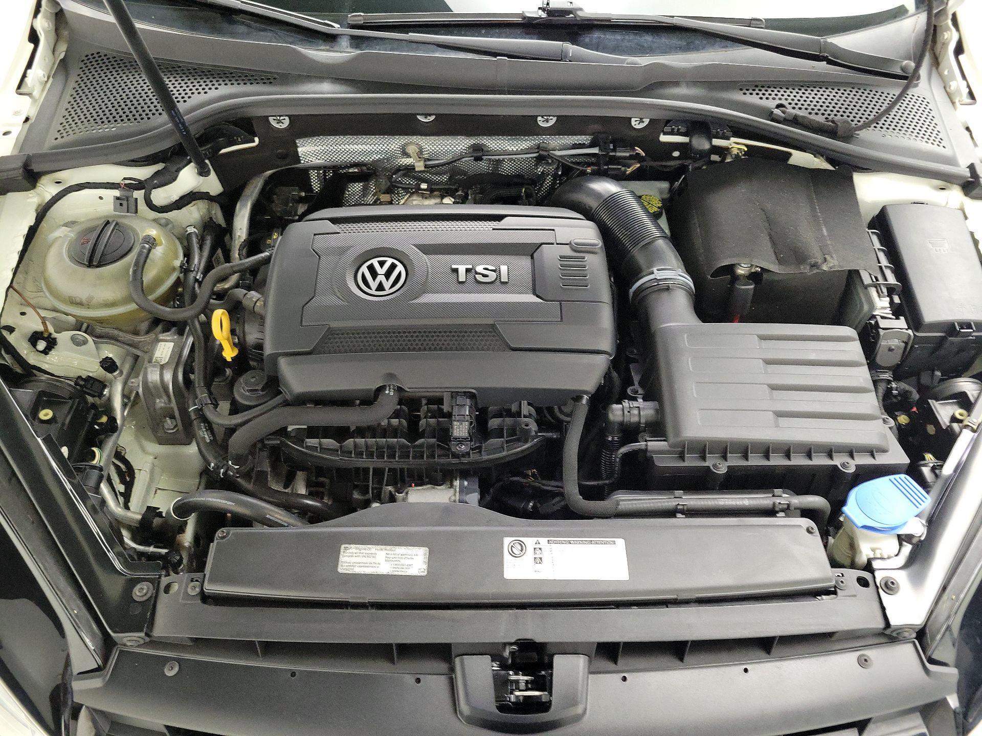 Thumbnail: 2015 Volkswagen Golf - 20