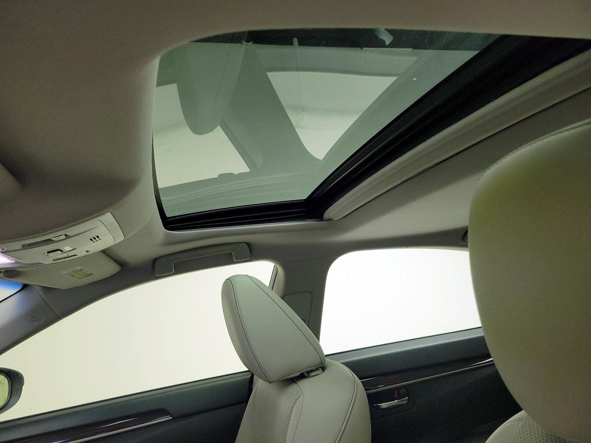 Thumbnail: 2016 Lexus ES - 19