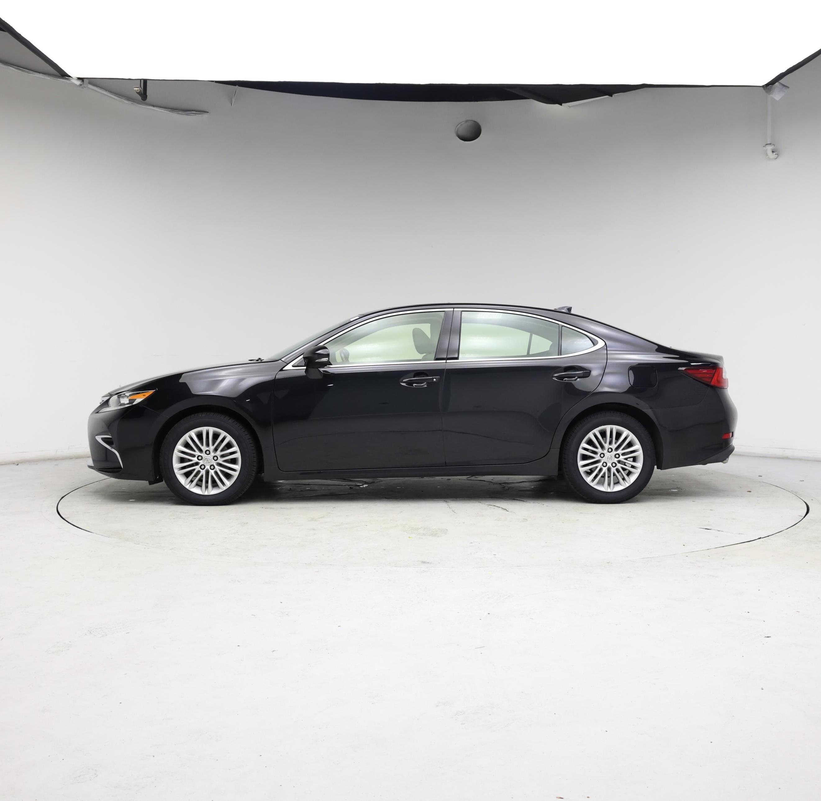 Thumbnail: 2016 Lexus ES - 3