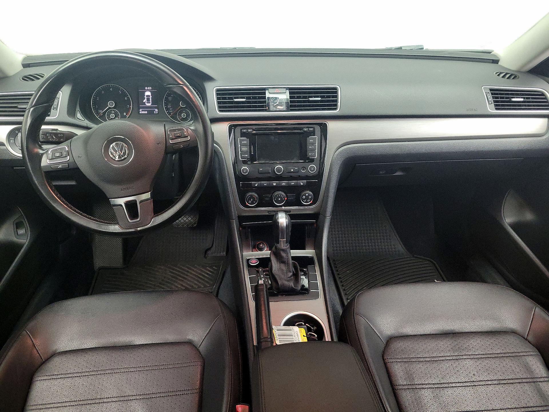 Thumbnail: 2015 Volkswagen Passat - 9