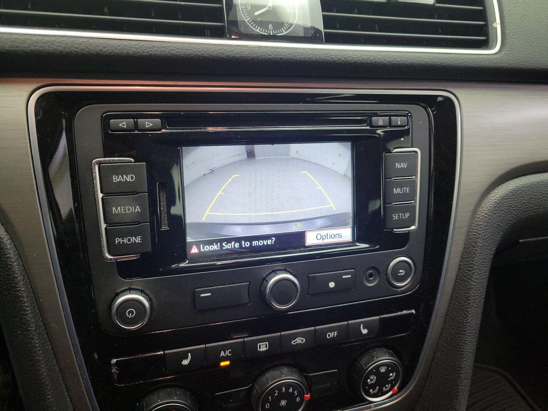 Thumbnail: 2015 Volkswagen Passat - 14