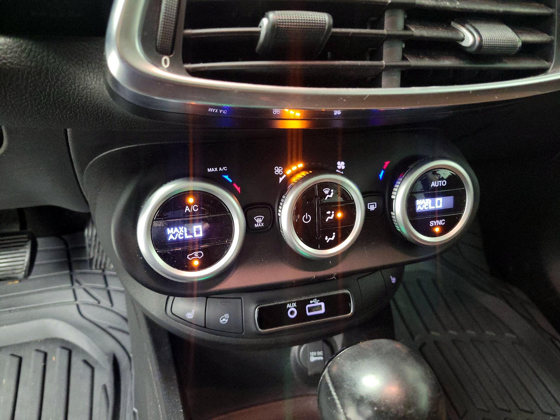 Thumbnail: 2016 Fiat 500X - 17