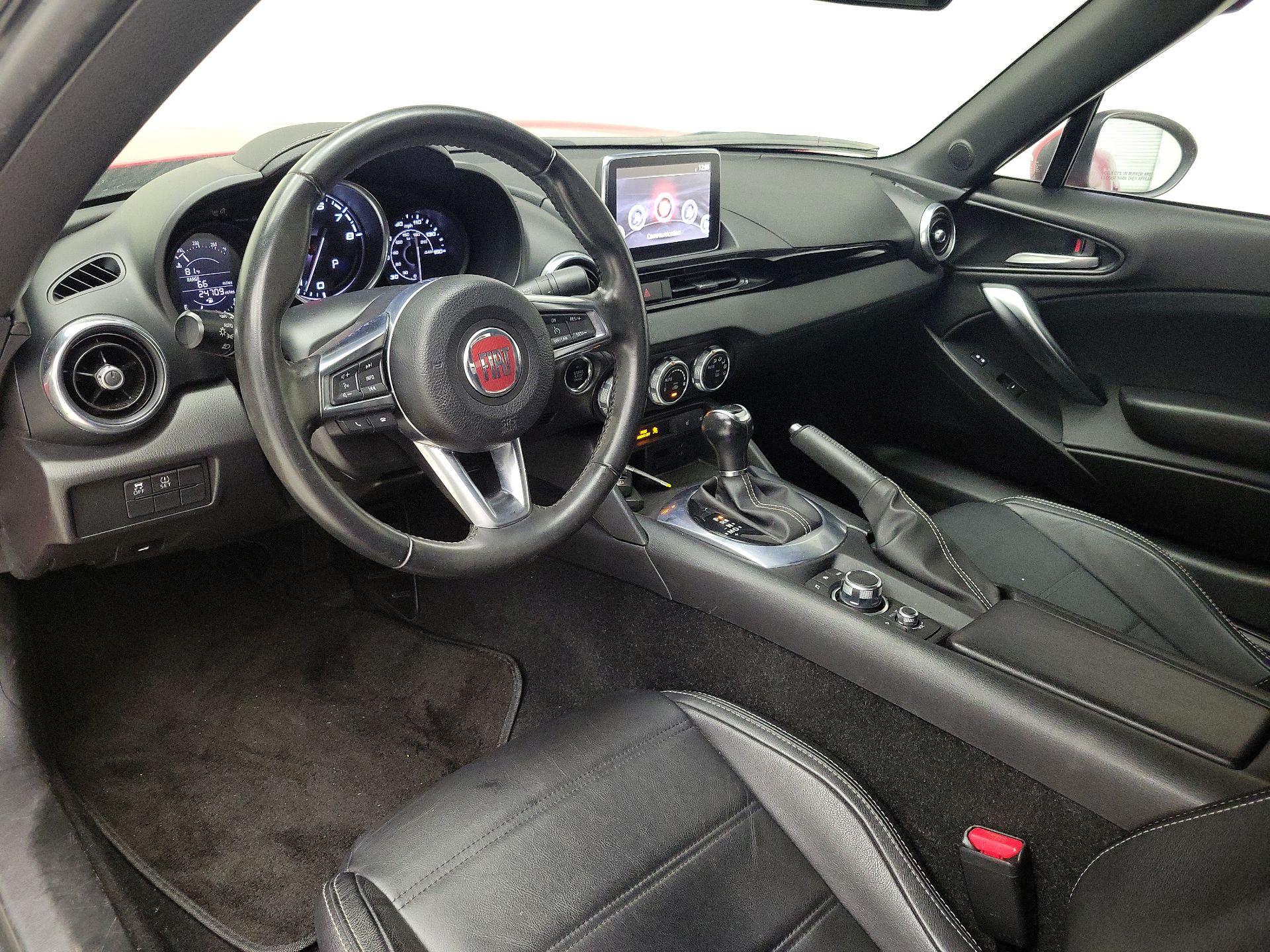 Thumbnail: 2017 Fiat 124 Spider - 9