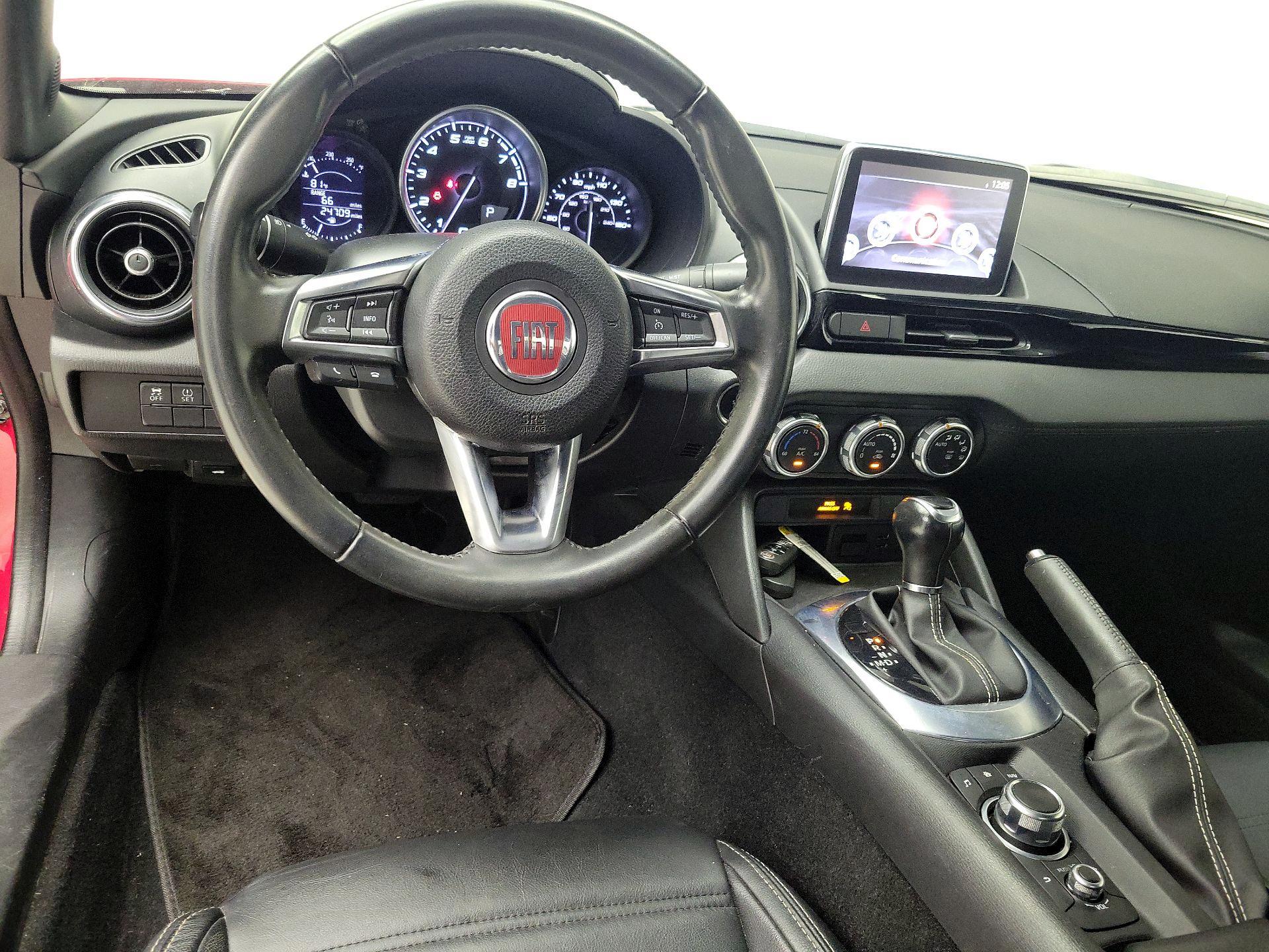 Thumbnail: 2017 Fiat 124 Spider - 10