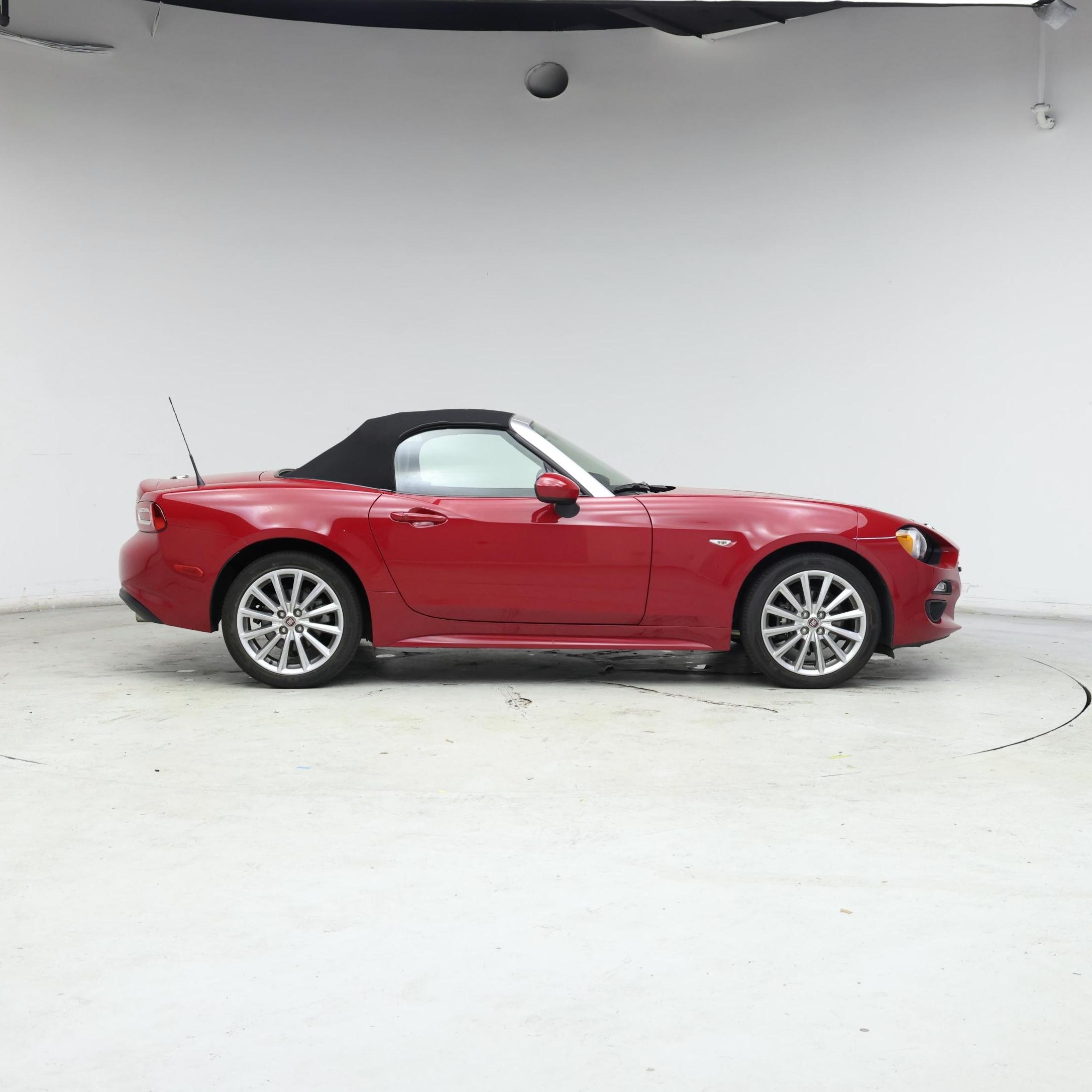 Thumbnail: 2017 Fiat 124 Spider - 7
