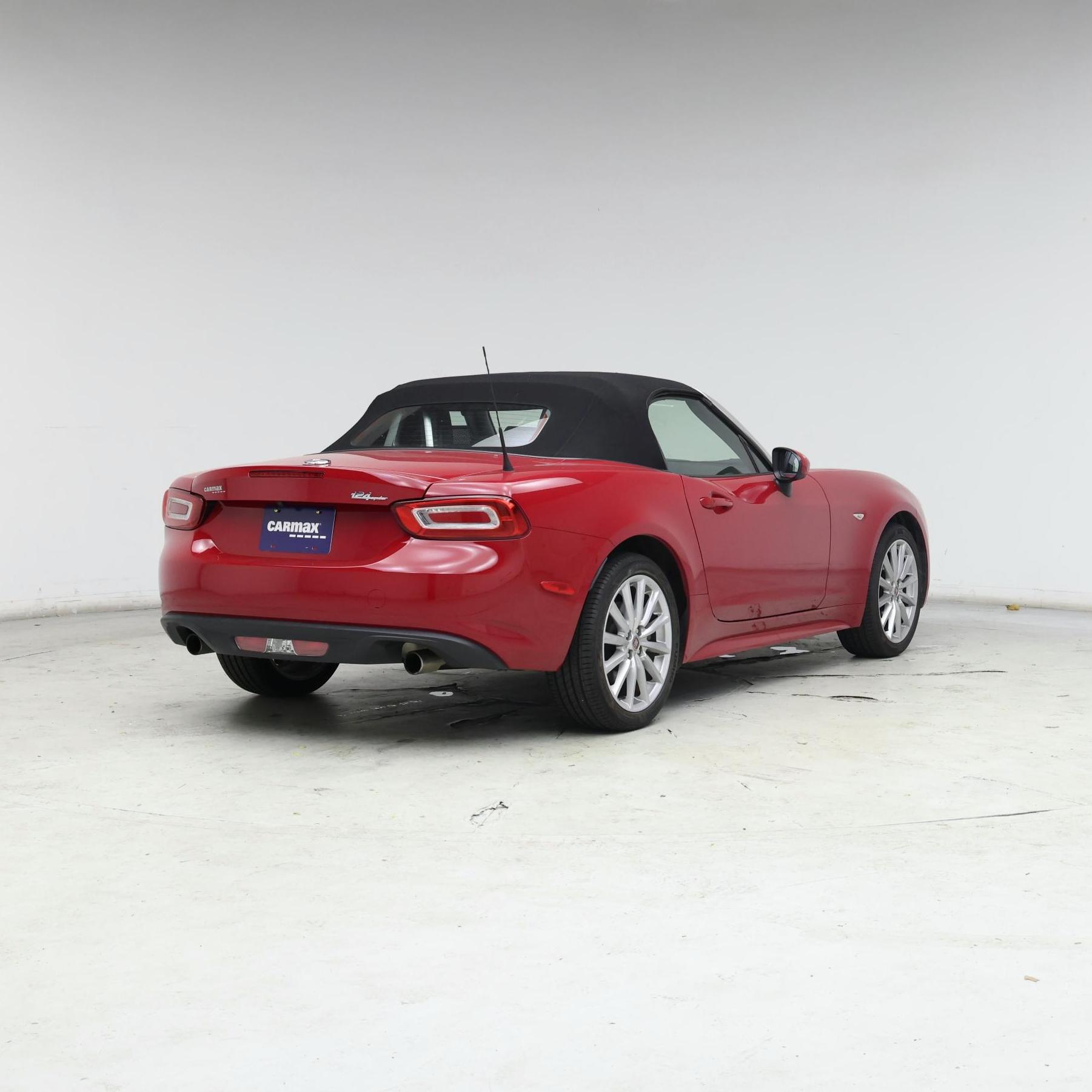 Thumbnail: 2017 Fiat 124 Spider - 8