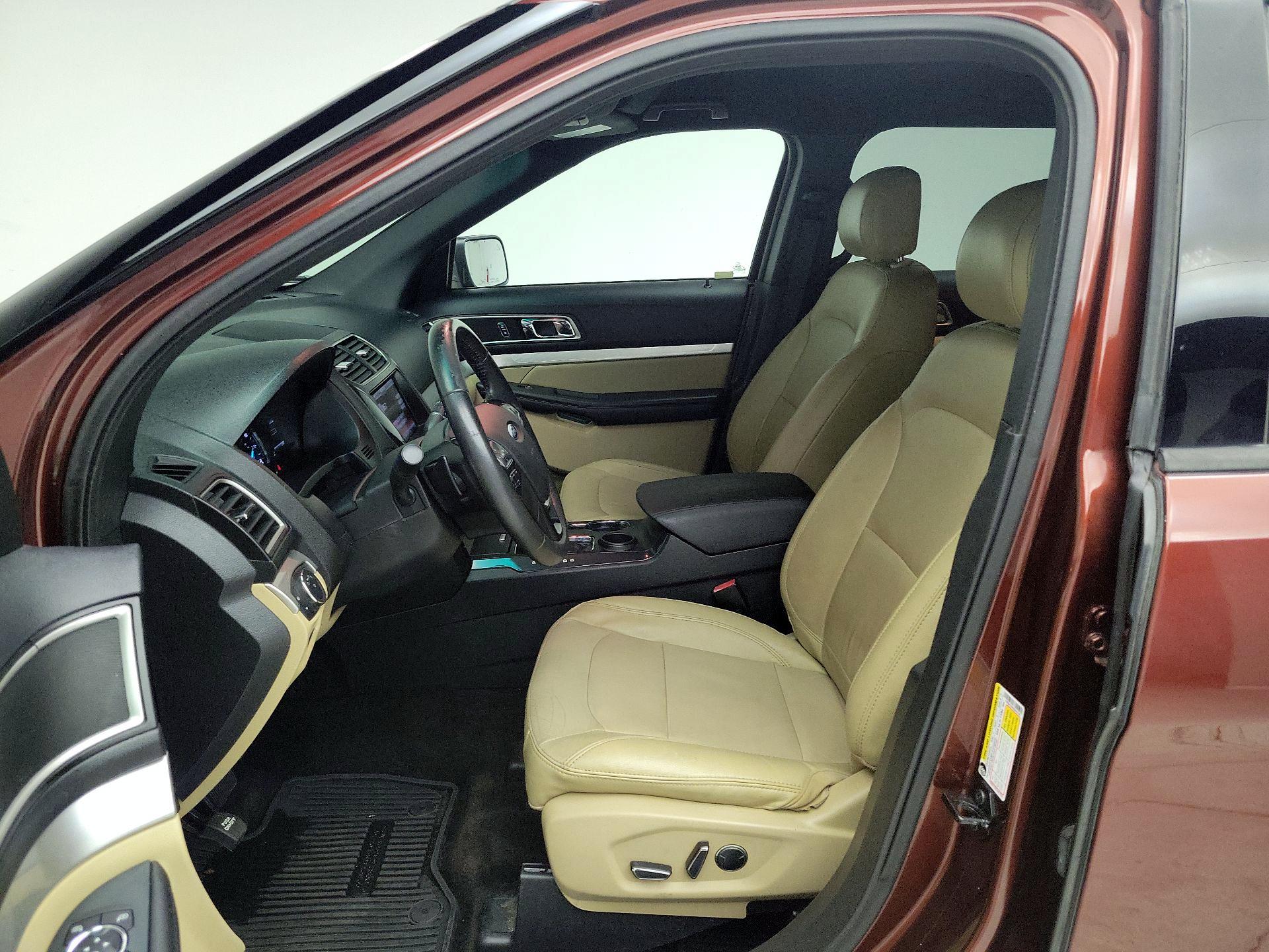 Thumbnail: 2016 Ford Explorer - 11