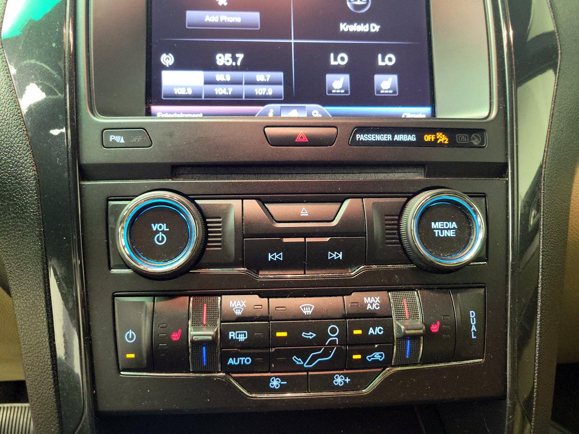 Thumbnail: 2016 Ford Explorer - 16