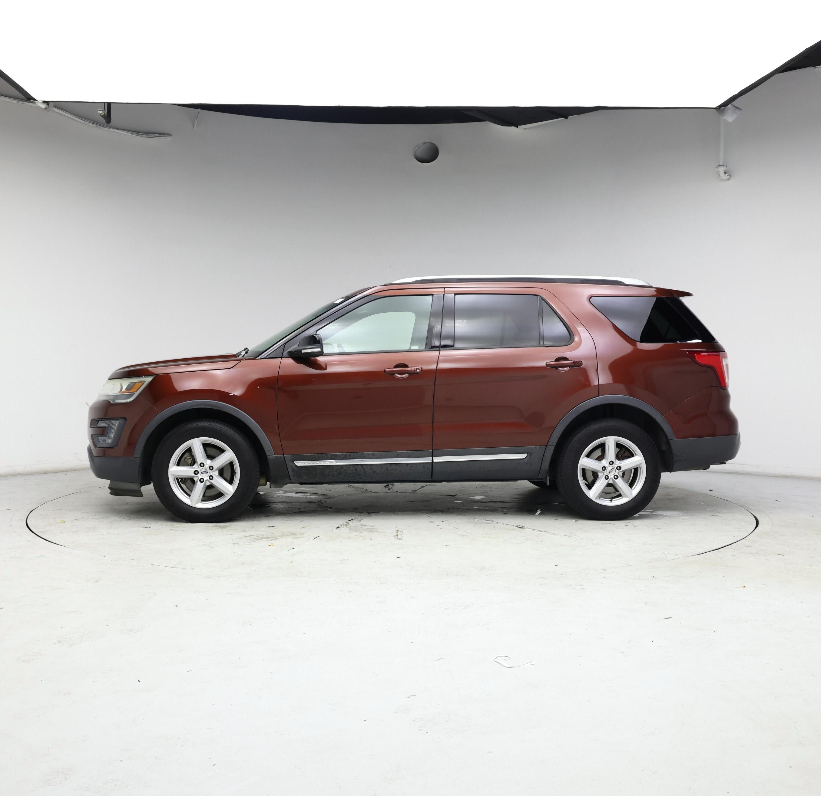 Thumbnail: 2016 Ford Explorer - 3
