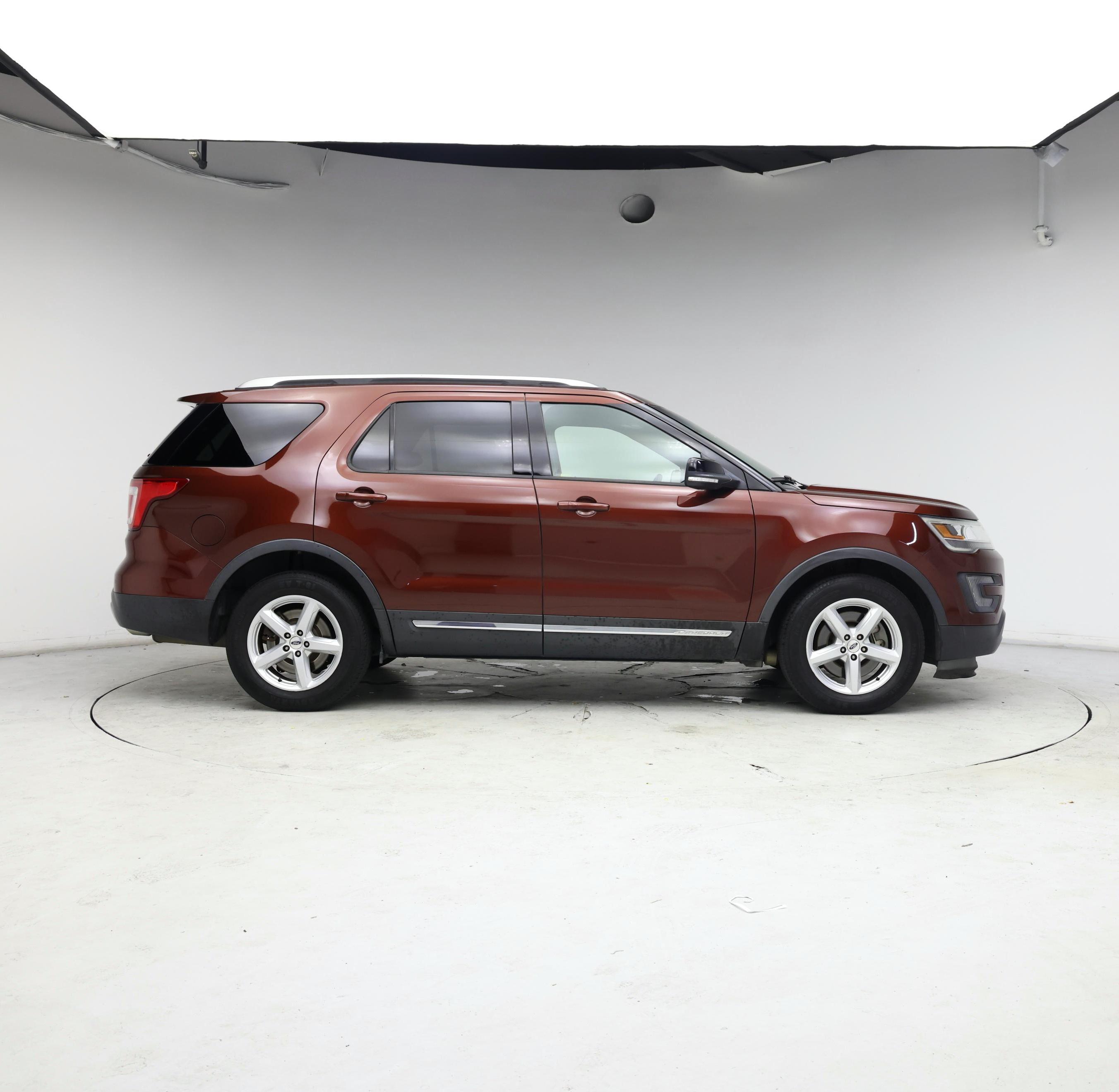 Thumbnail: 2016 Ford Explorer - 7