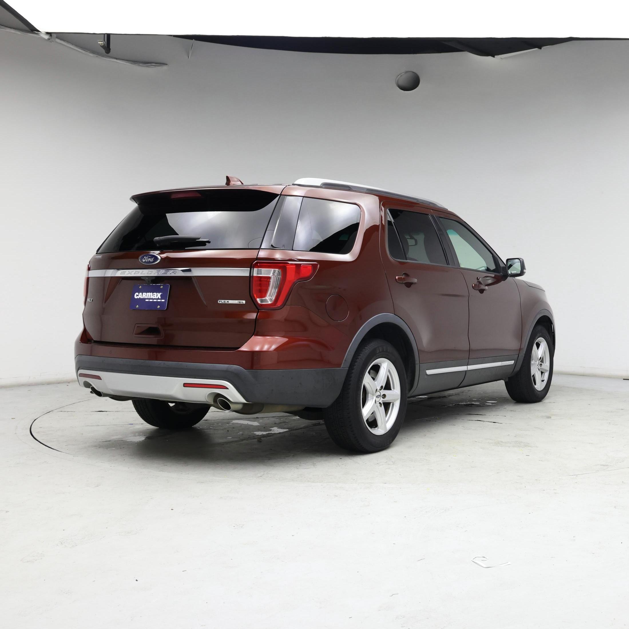 Thumbnail: 2016 Ford Explorer - 8
