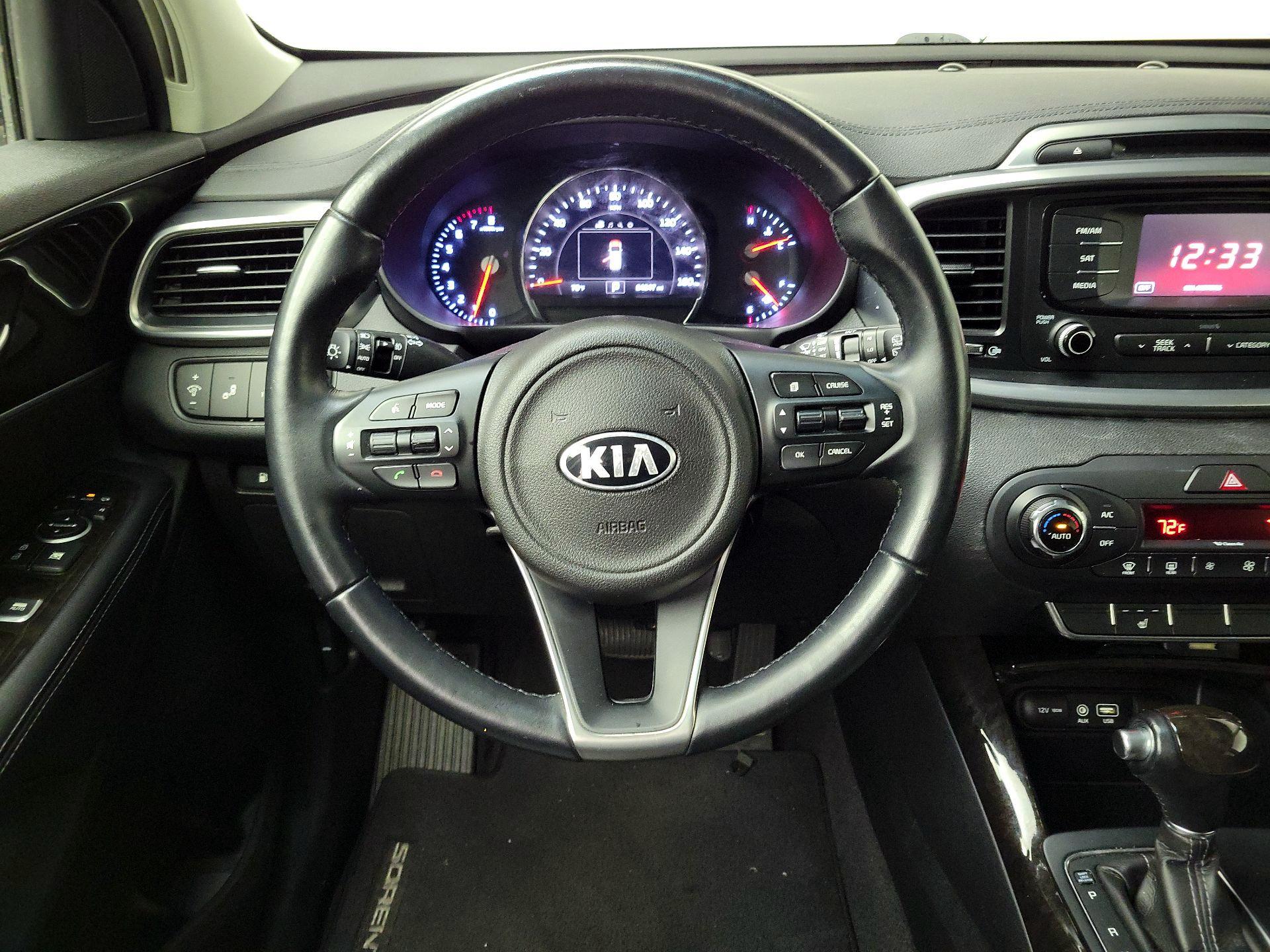 Thumbnail: 2016 Kia Sorento - 10