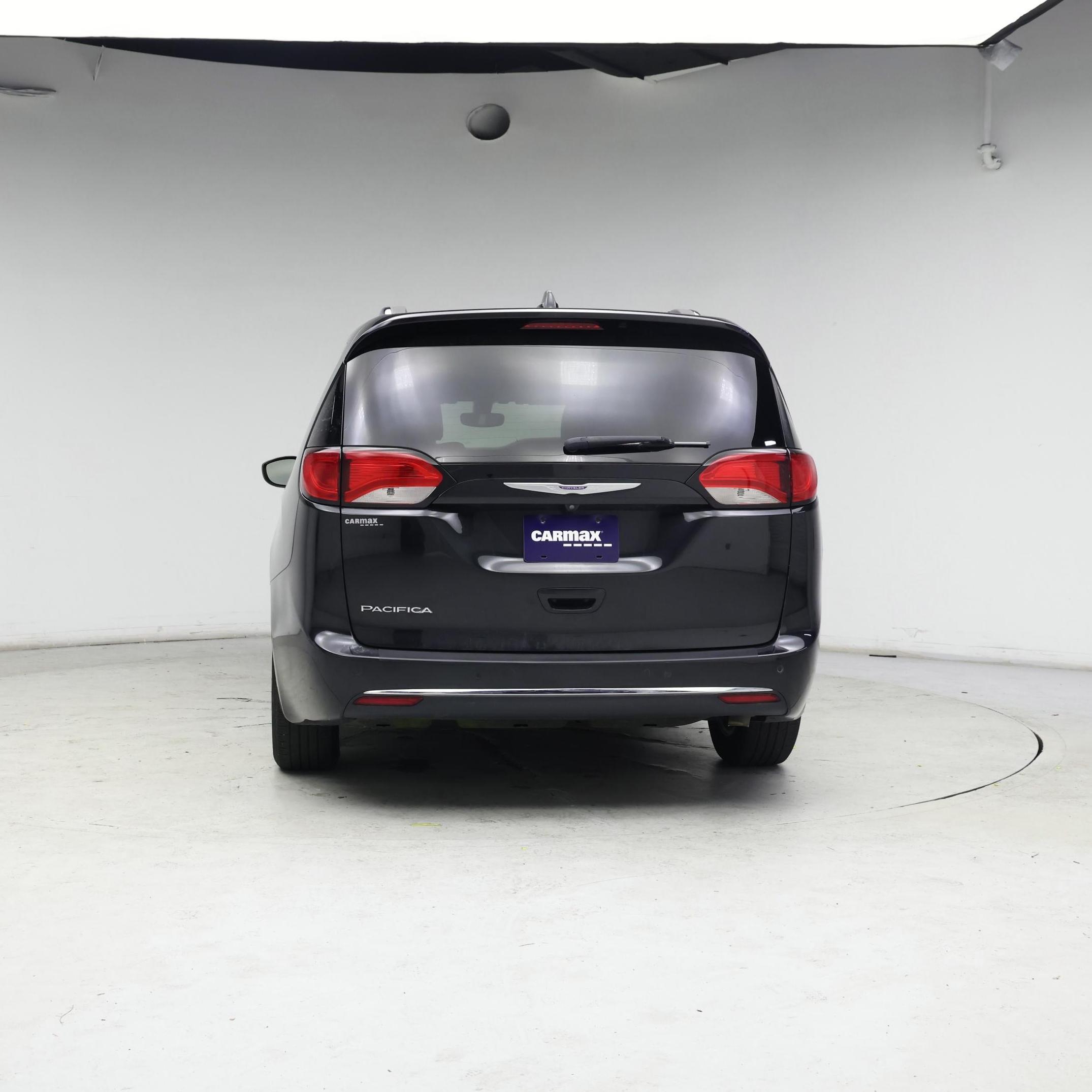 Thumbnail: 2018 Chrysler Pacifica - 6