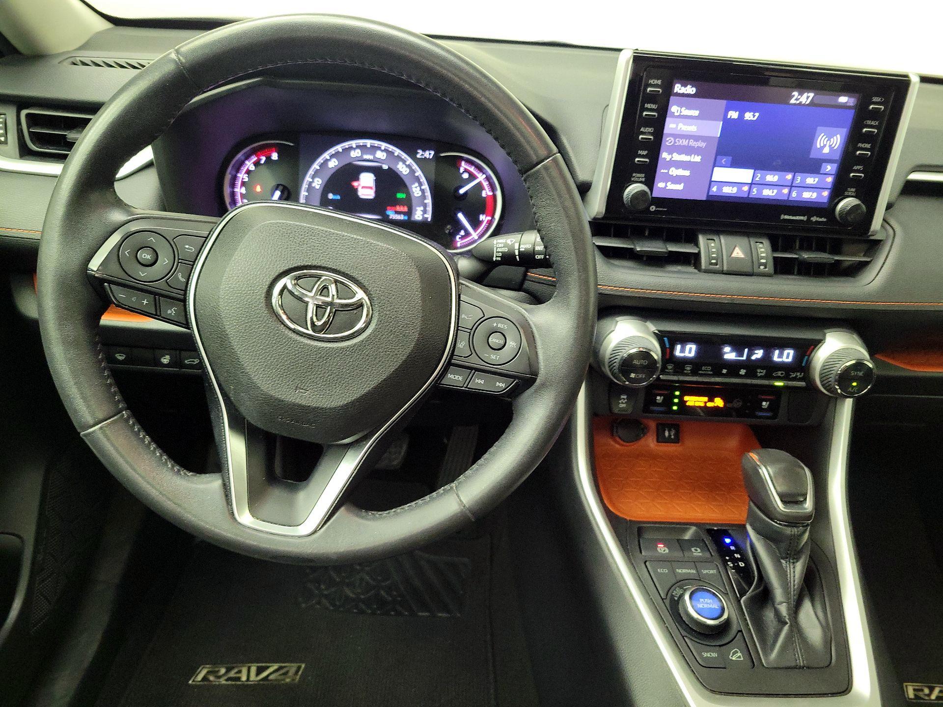 Thumbnail: 2019 Toyota RAV4 - 10