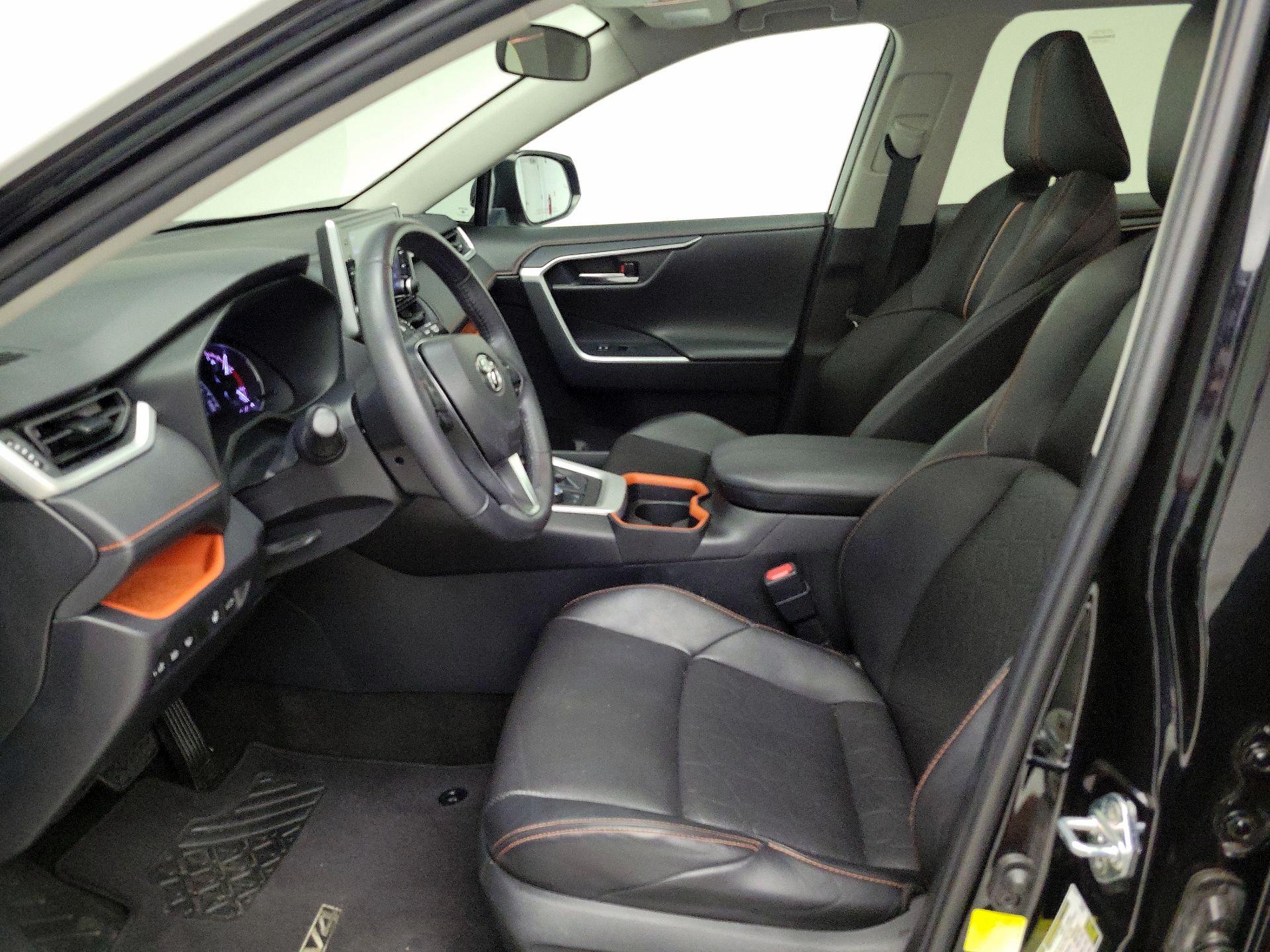 Thumbnail: 2019 Toyota RAV4 - 11