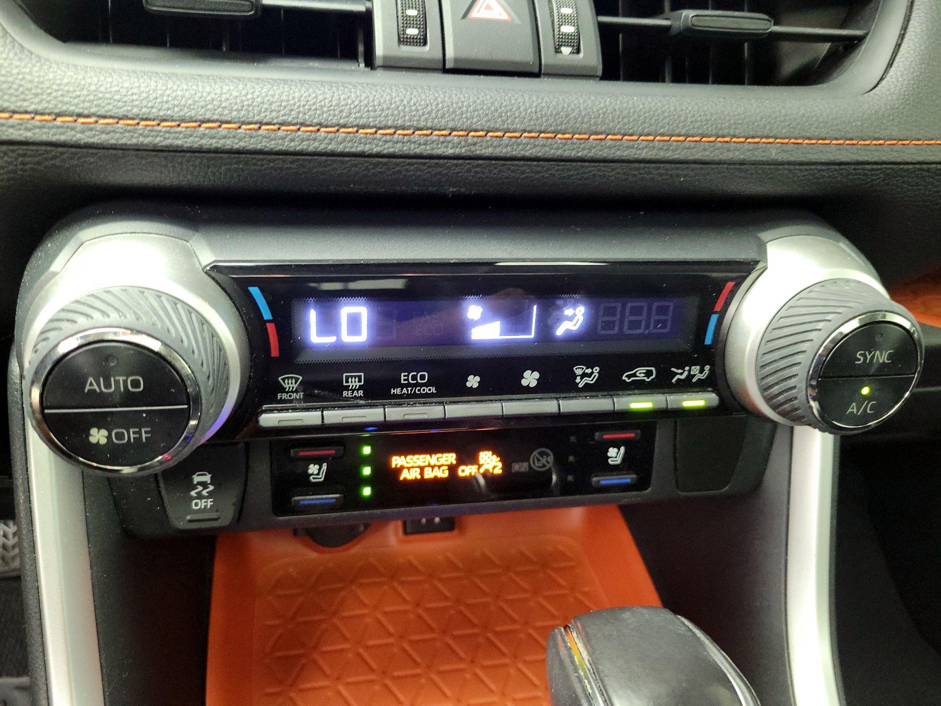 Thumbnail: 2019 Toyota RAV4 - 17