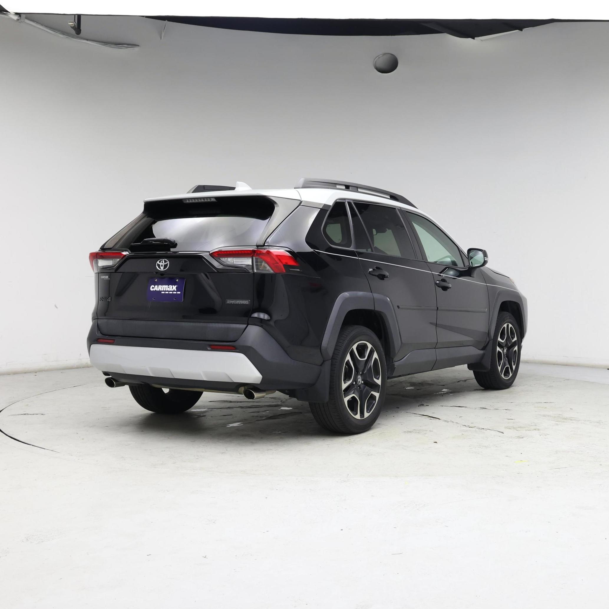 Thumbnail: 2019 Toyota RAV4 - 8