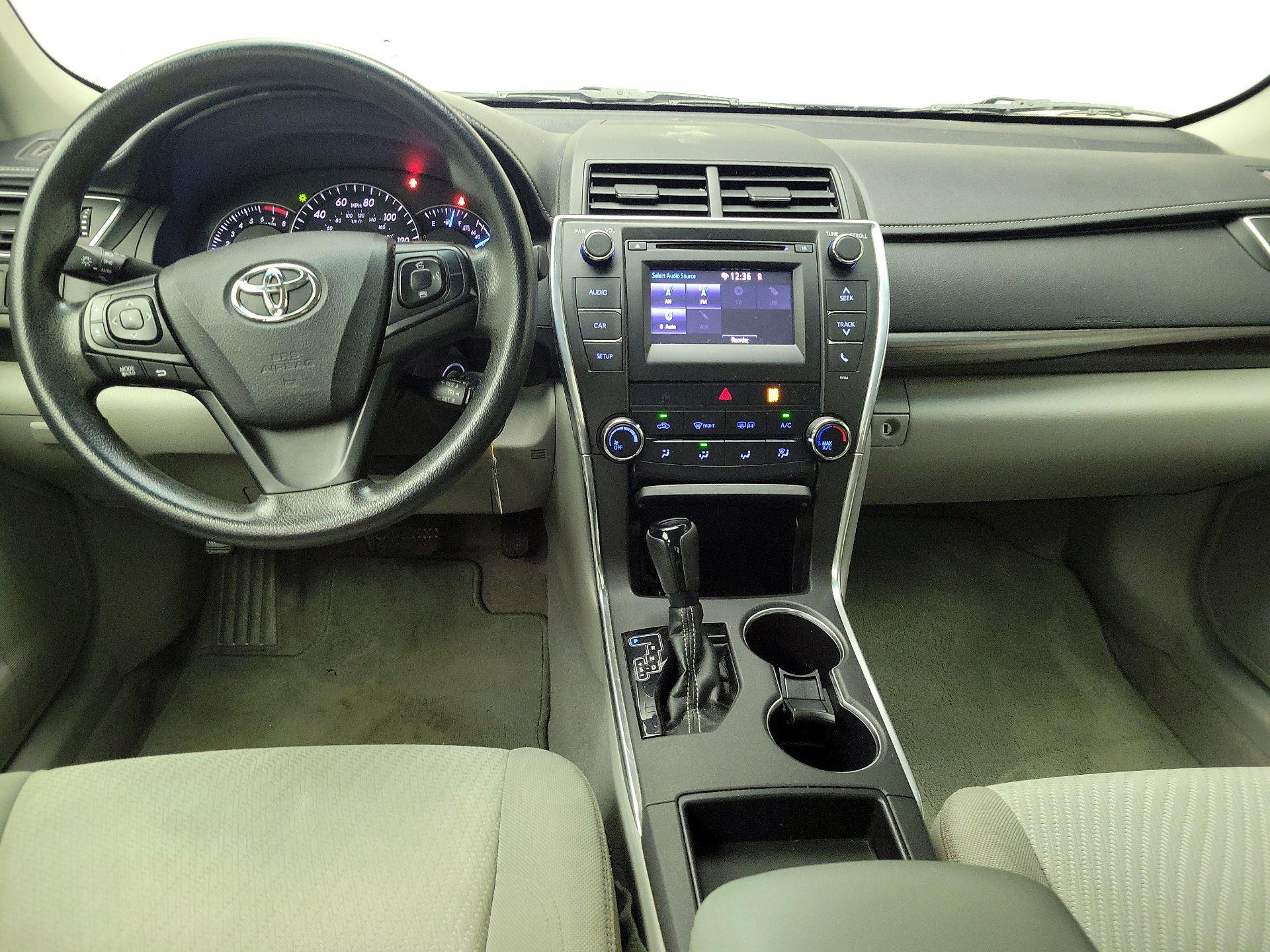 Thumbnail: 2015 Toyota Camry - 9