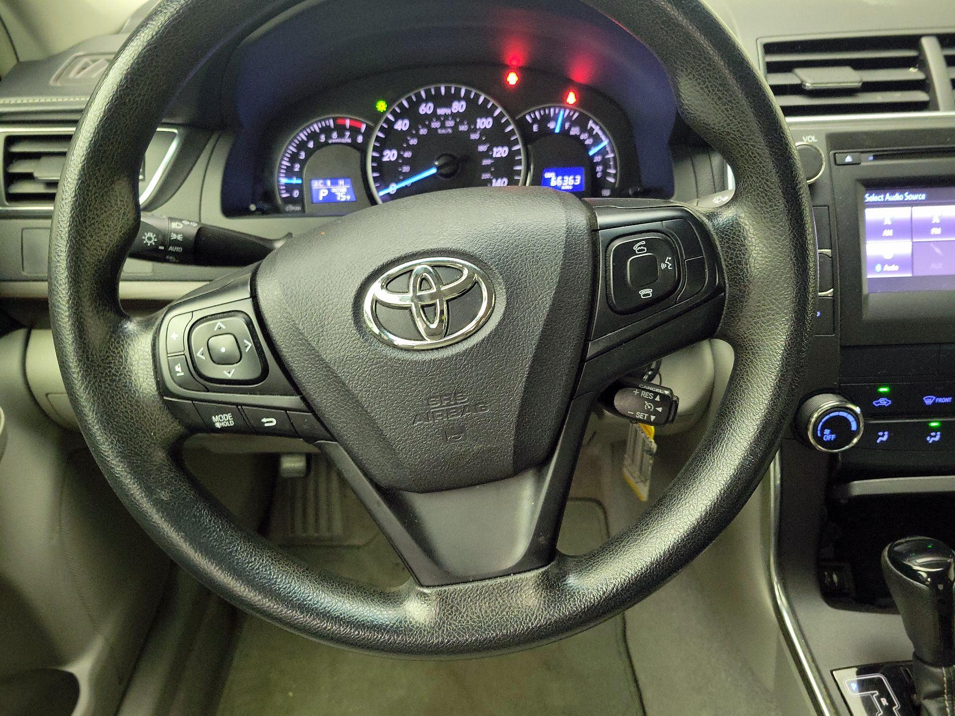 Thumbnail: 2015 Toyota Camry - 10