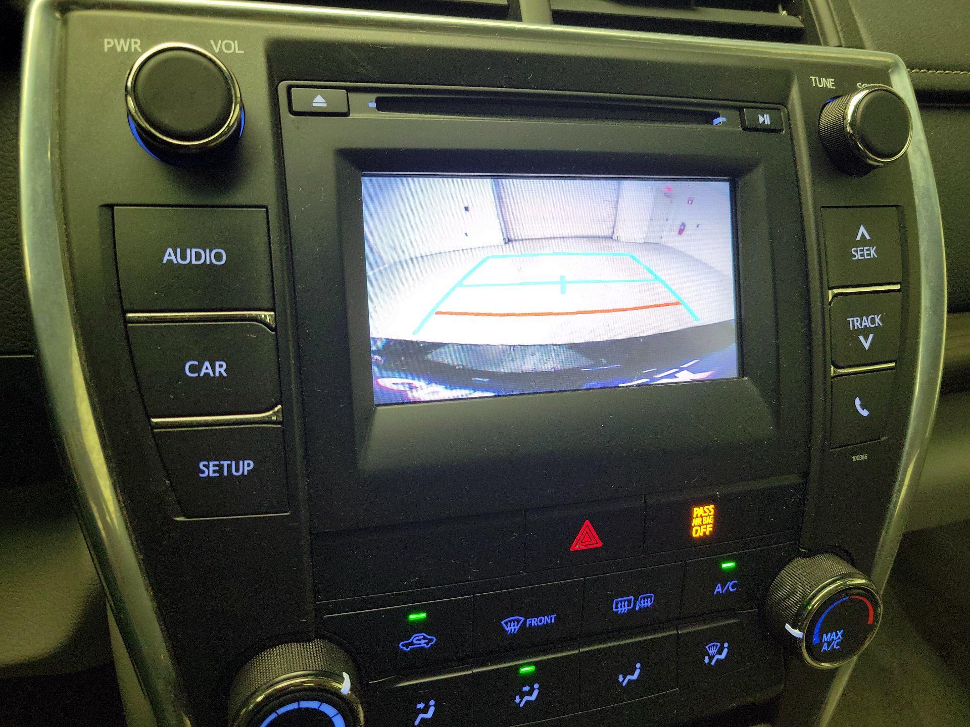 Thumbnail: 2015 Toyota Camry - 13