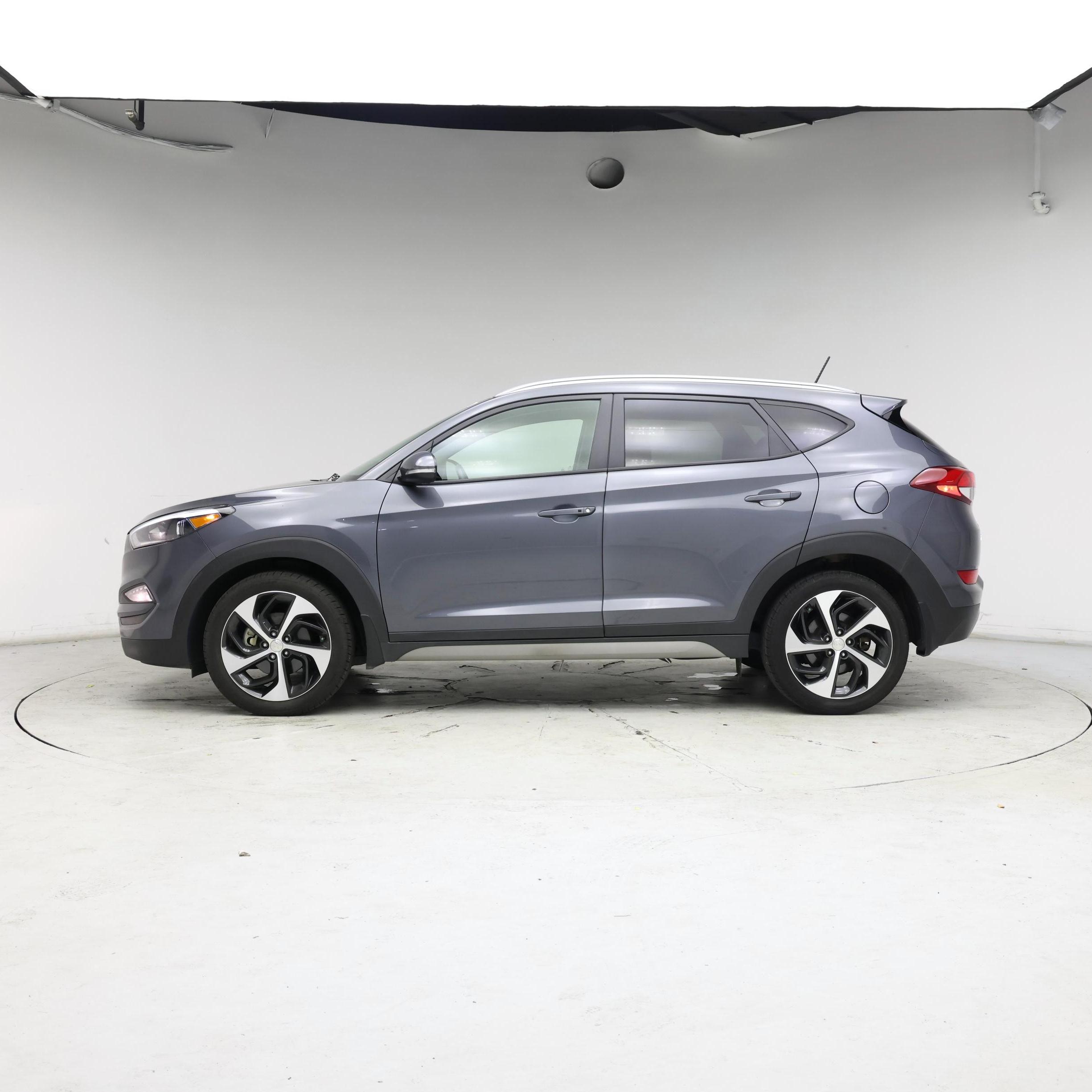 Thumbnail: 2017 Hyundai Tucson - 3