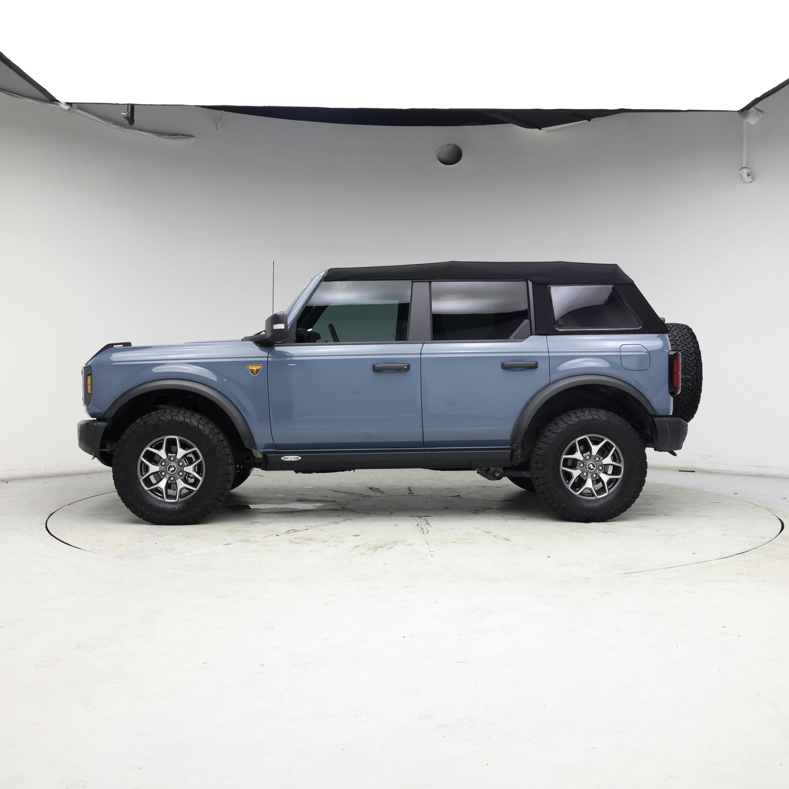 Thumbnail: 2022 Ford Bronco - 3