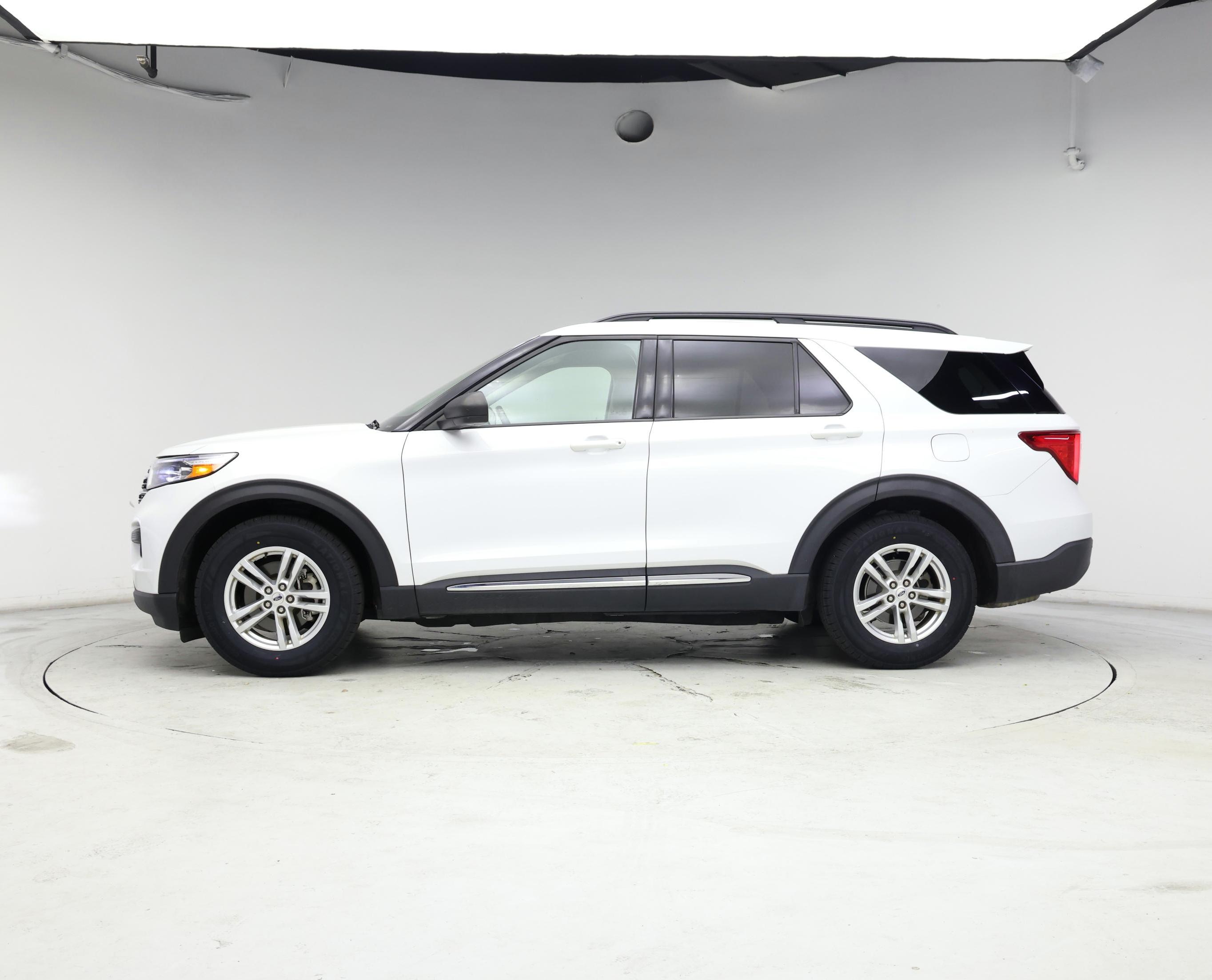 Thumbnail: 2020 Ford Explorer - 3
