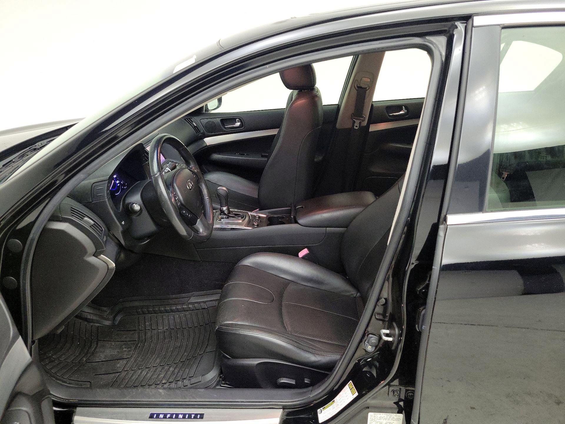 Thumbnail: 2015 INFINITI  - 11