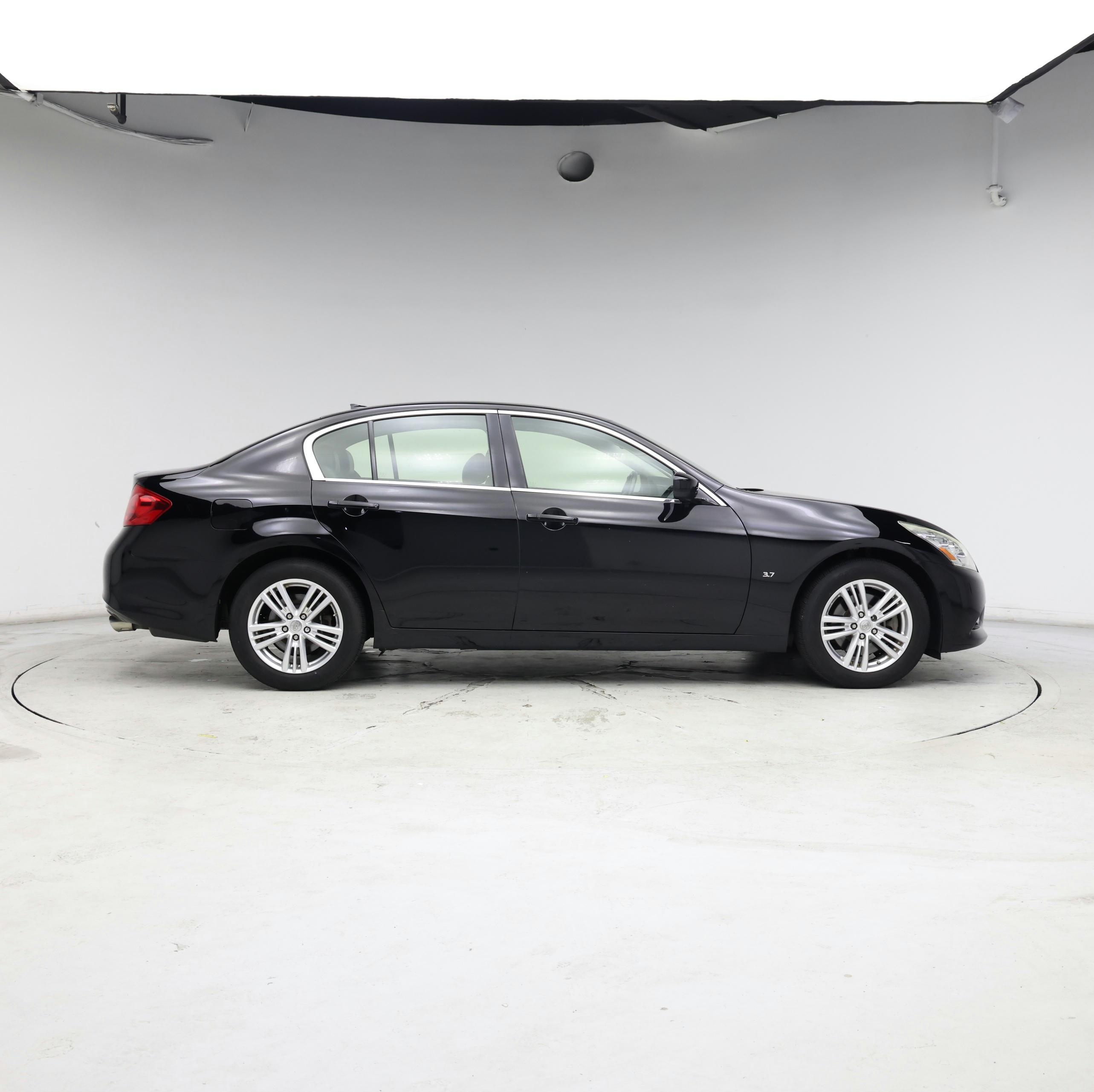 Thumbnail: 2015 INFINITI  - 7