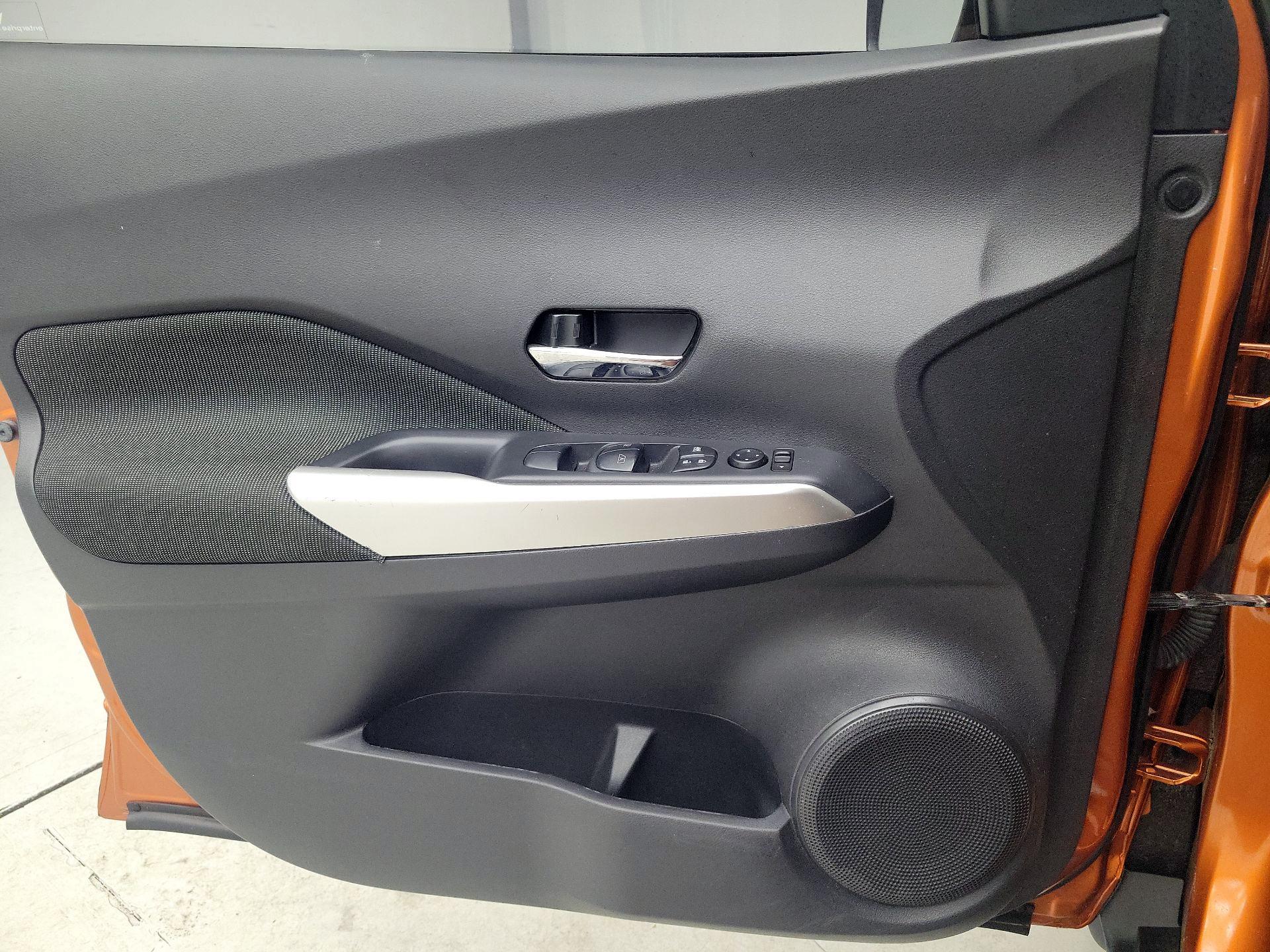 Thumbnail: 2019 Nissan Kicks - 12