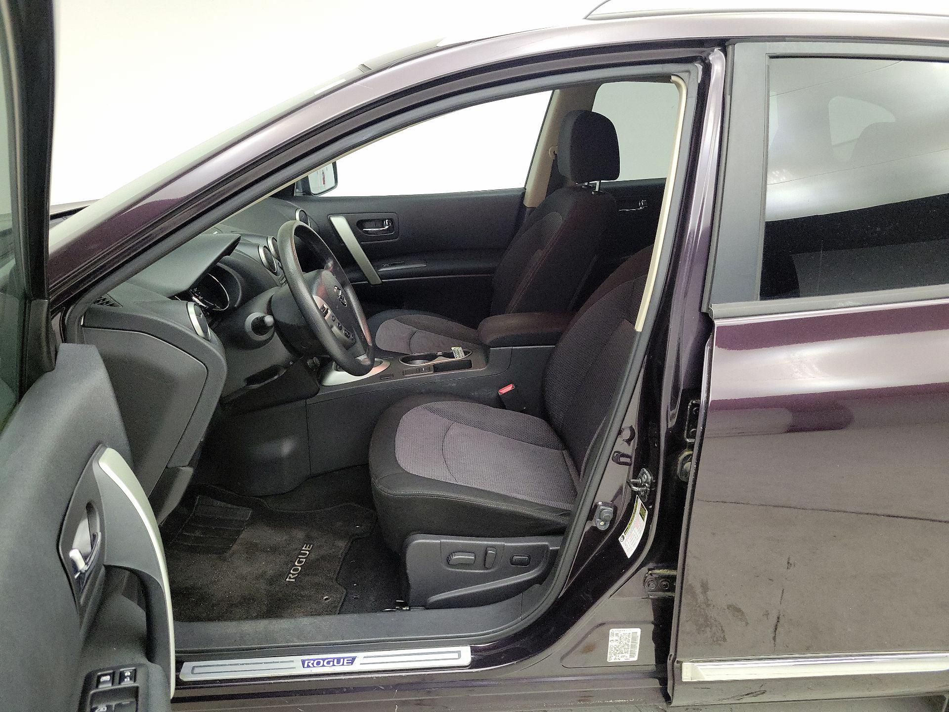 Thumbnail: 2013 Nissan Rogue - 11