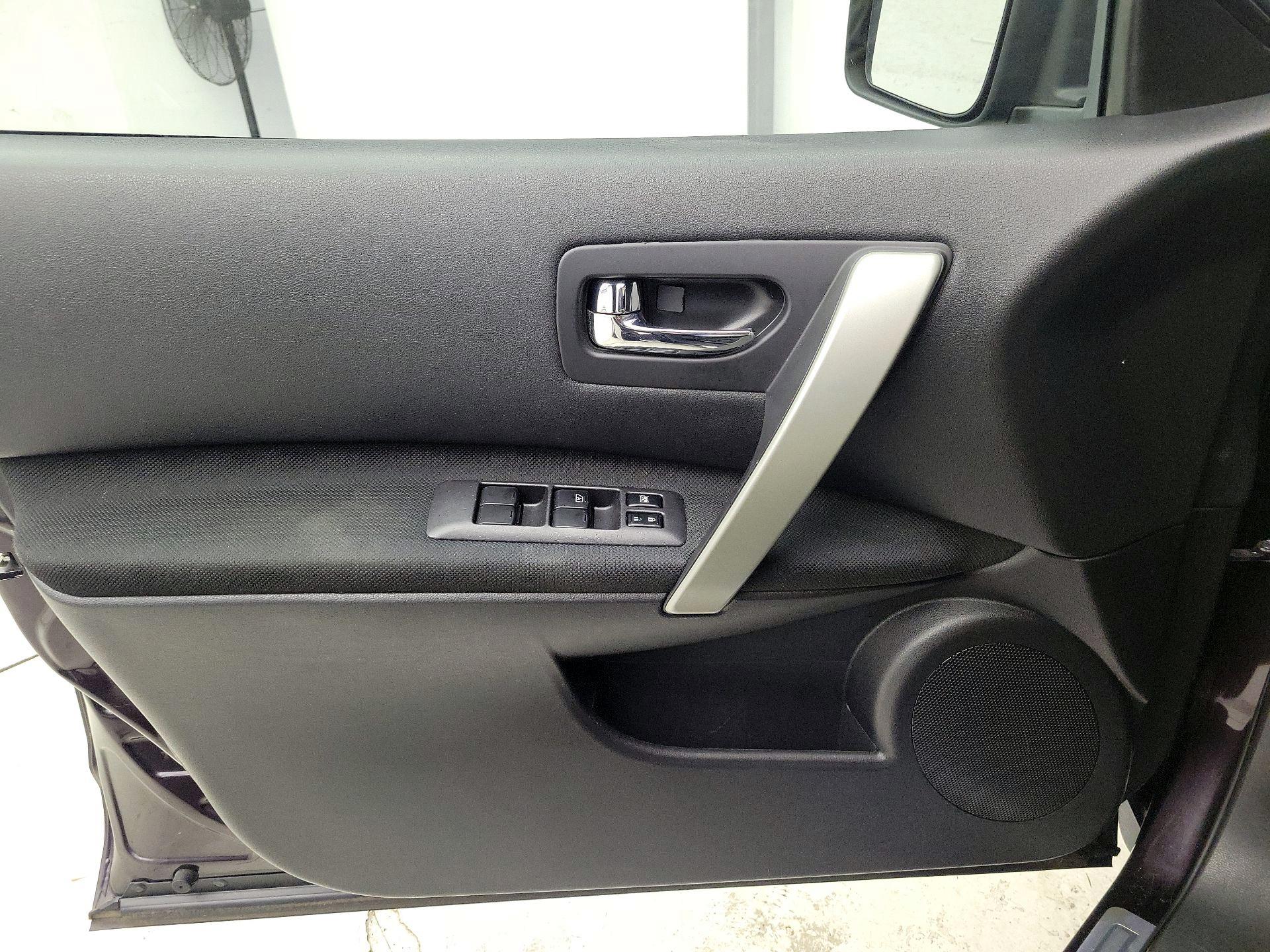 Thumbnail: 2013 Nissan Rogue - 12