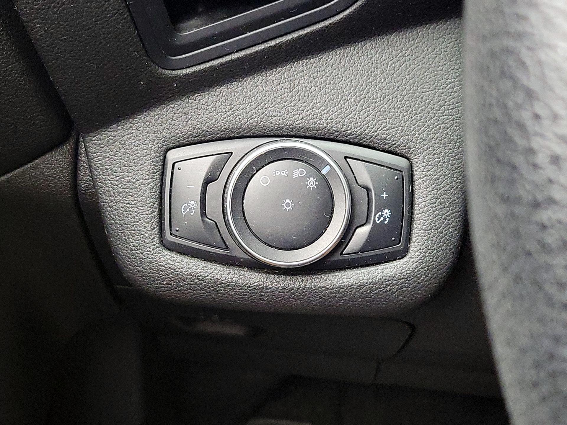 Thumbnail: 2016 Ford Escape - 13