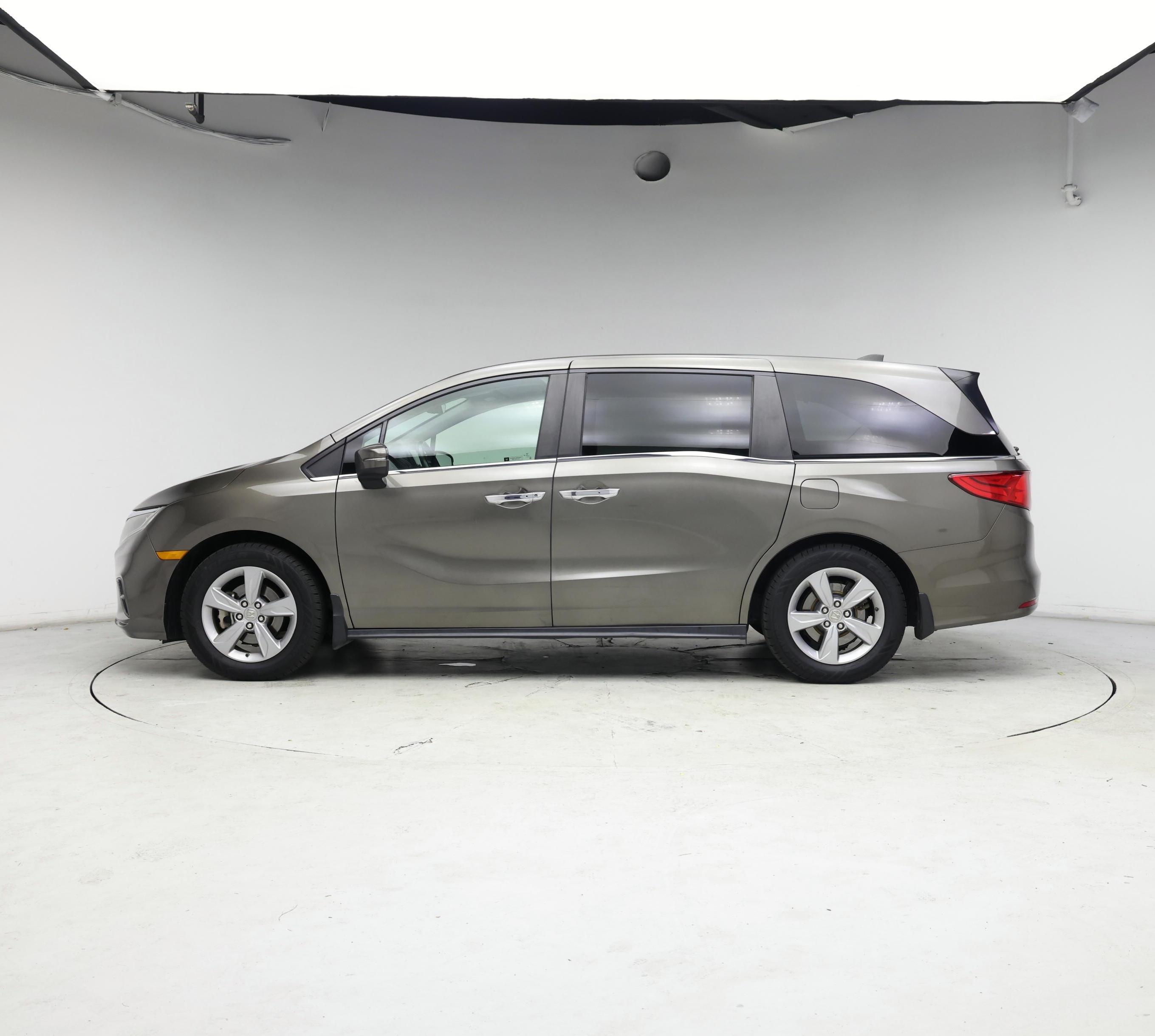 Thumbnail: 2018 Honda Odyssey - 3