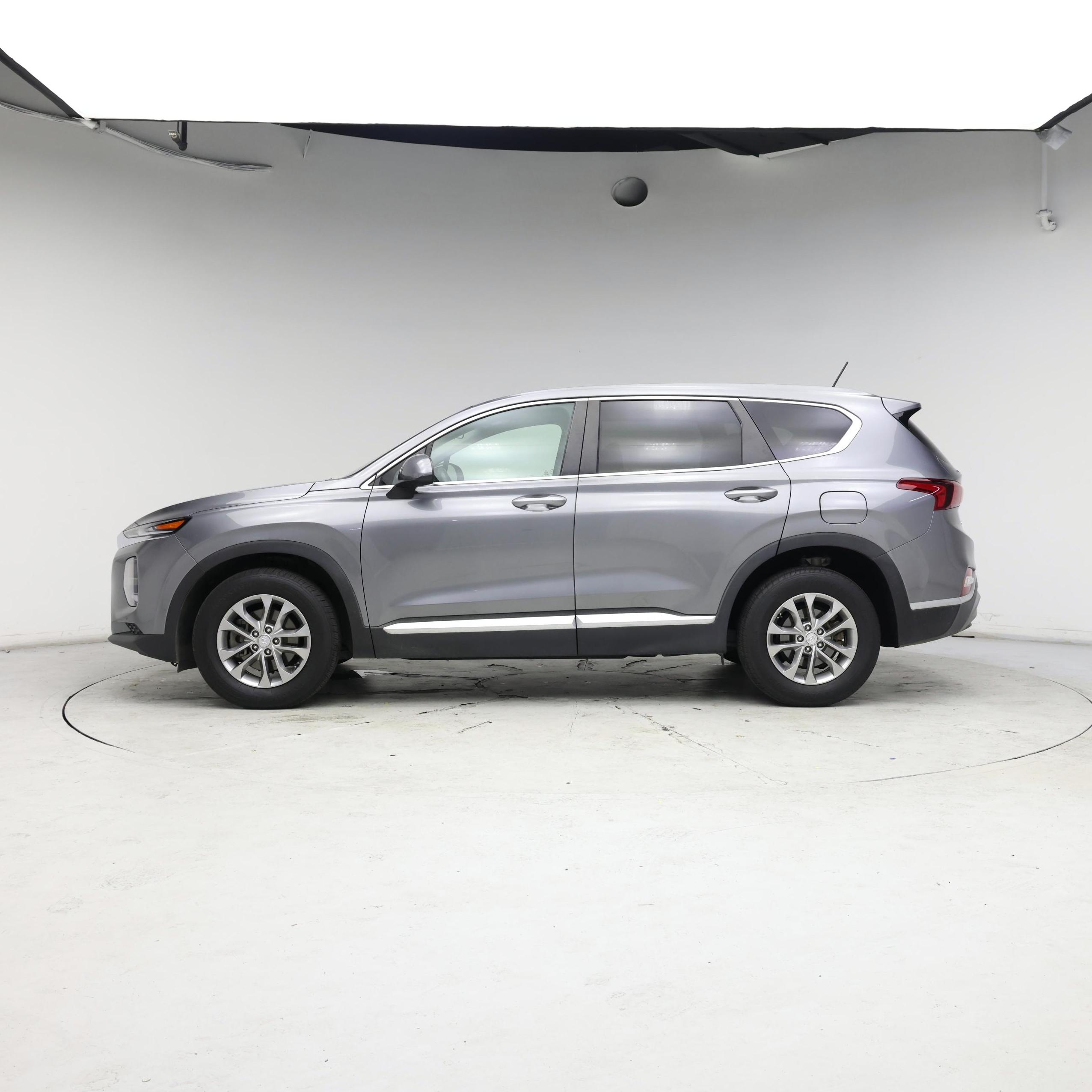 Thumbnail: 2019 Hyundai Santa Fe - 3