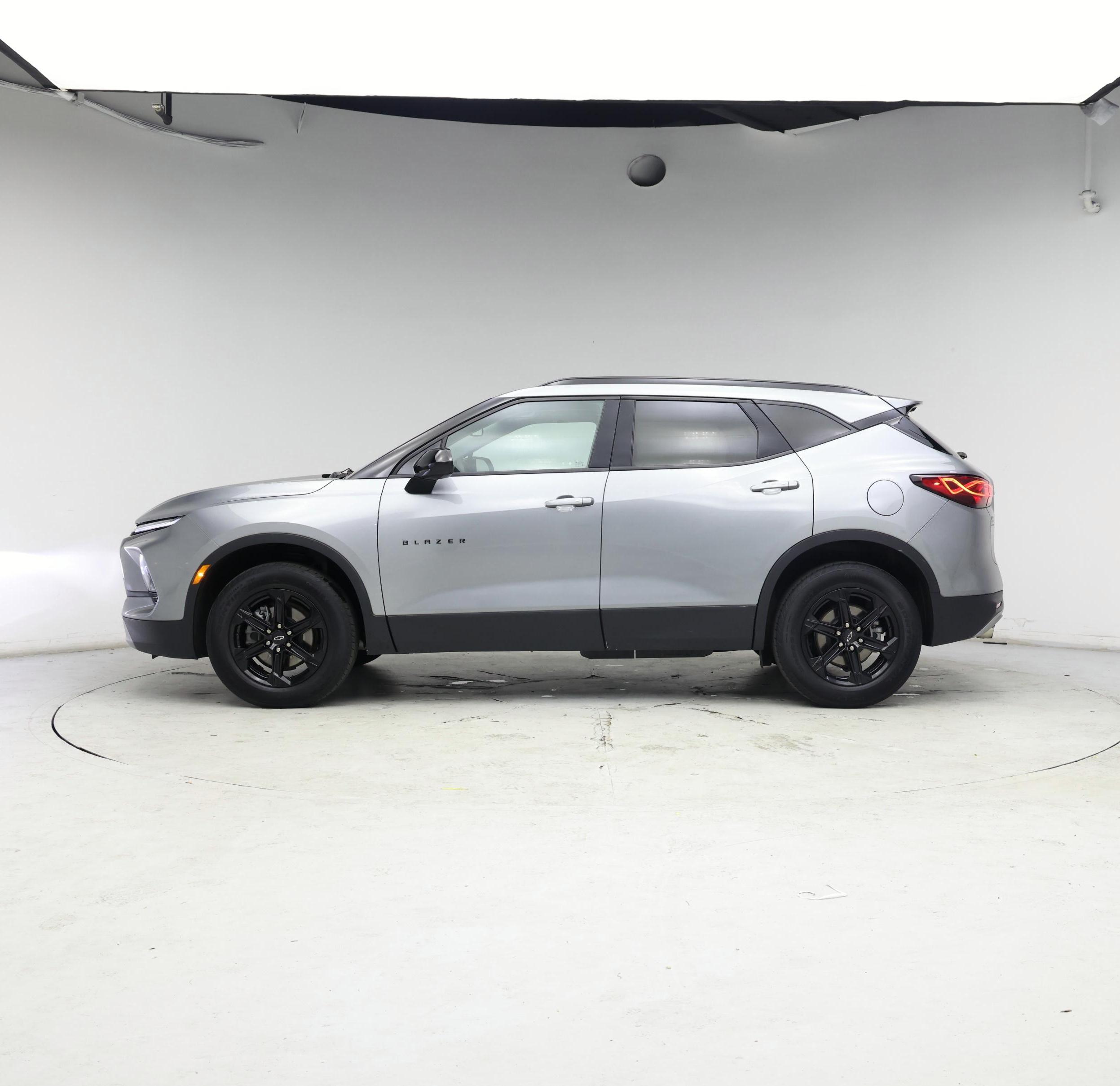 Thumbnail: 2023 Chevrolet Blazer - 3