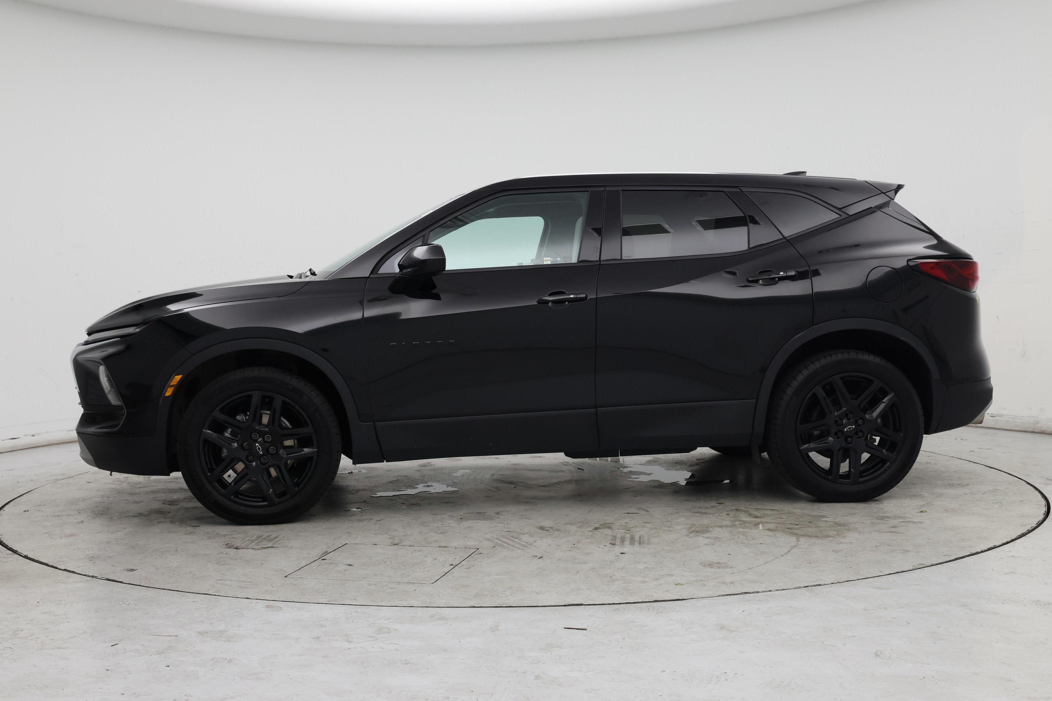 Thumbnail: 2023 Chevrolet Blazer - 3